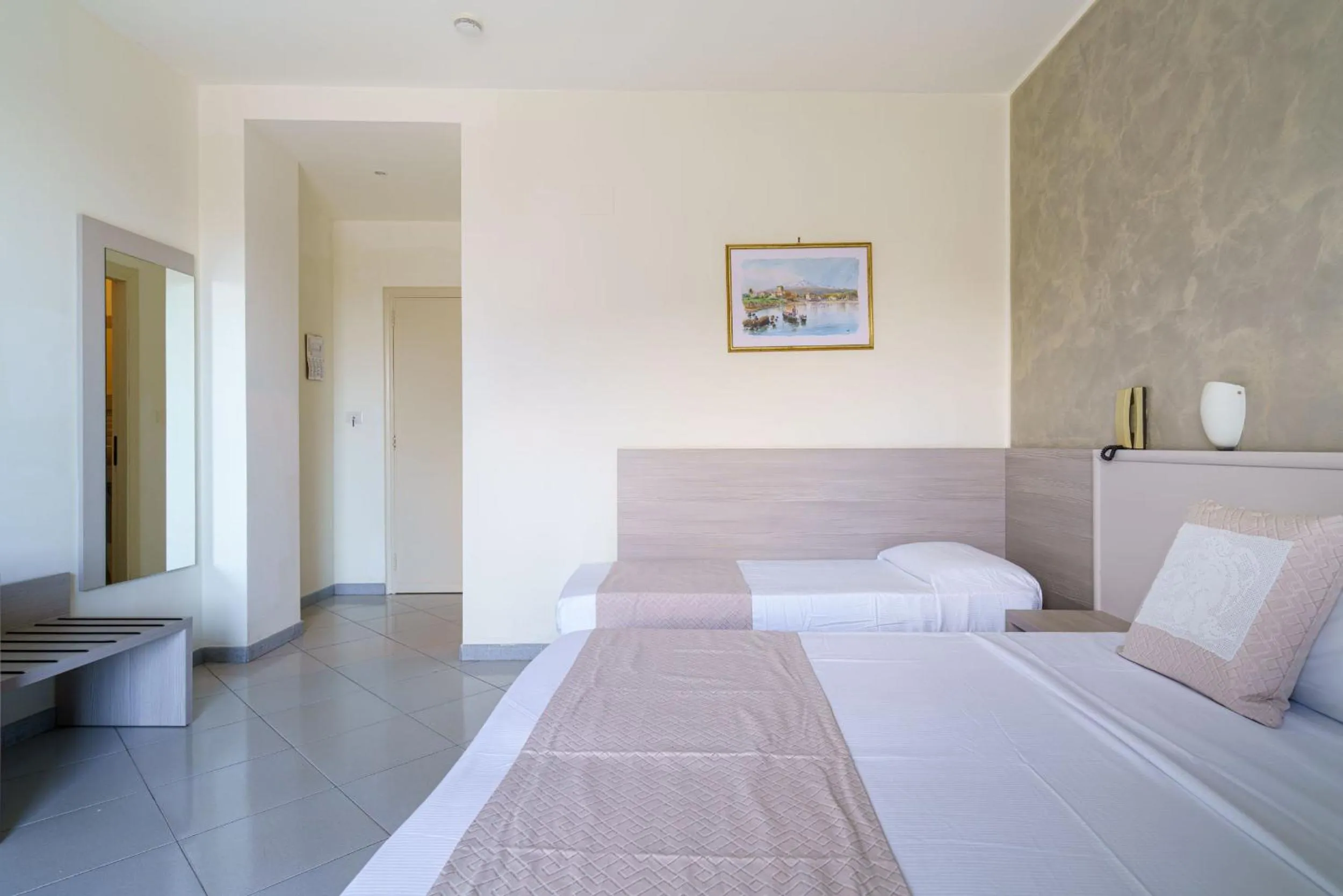 Photo of the whole room, Bed in Hotel Alexander