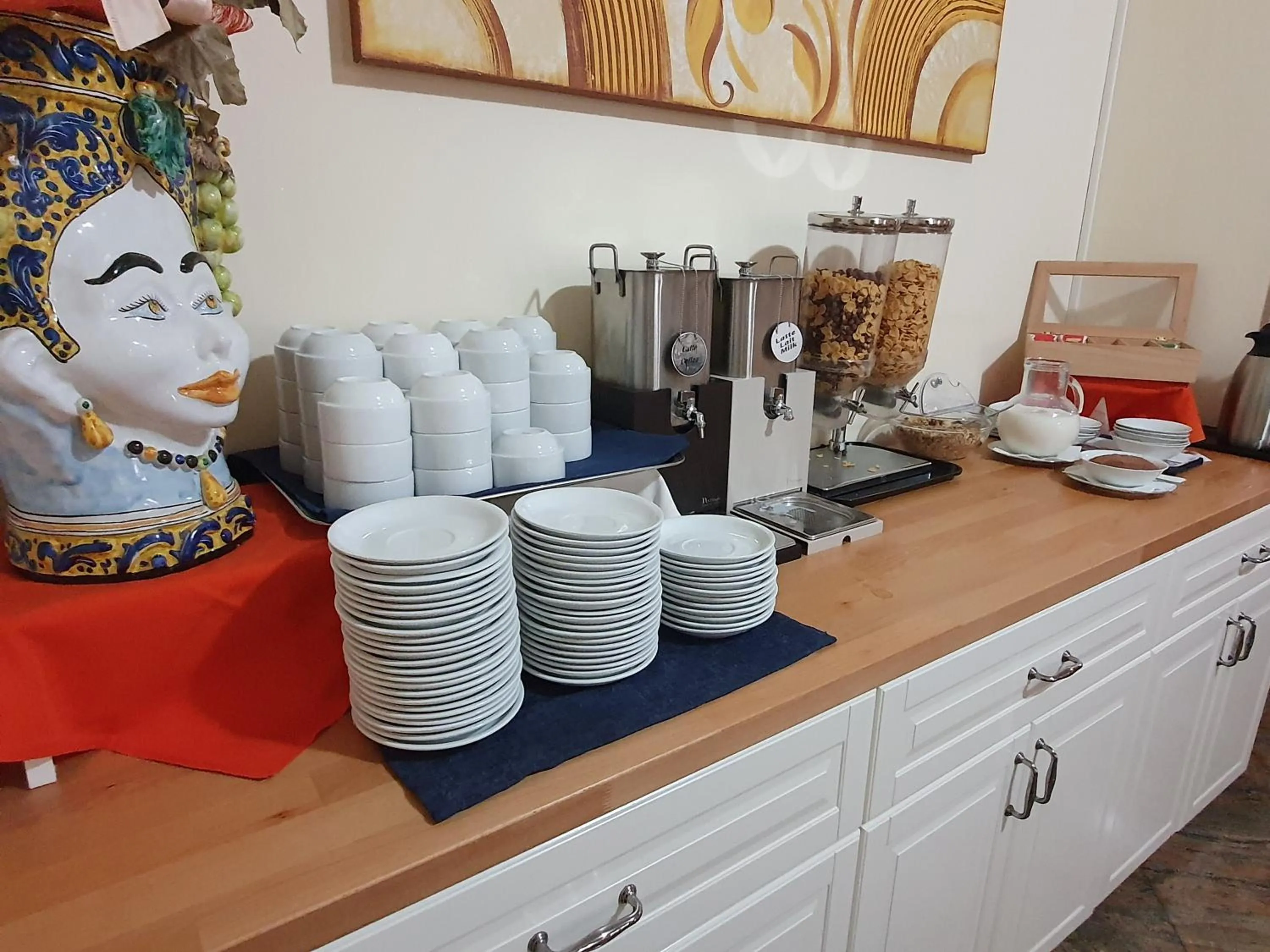 Breakfast in Hotel Alexander