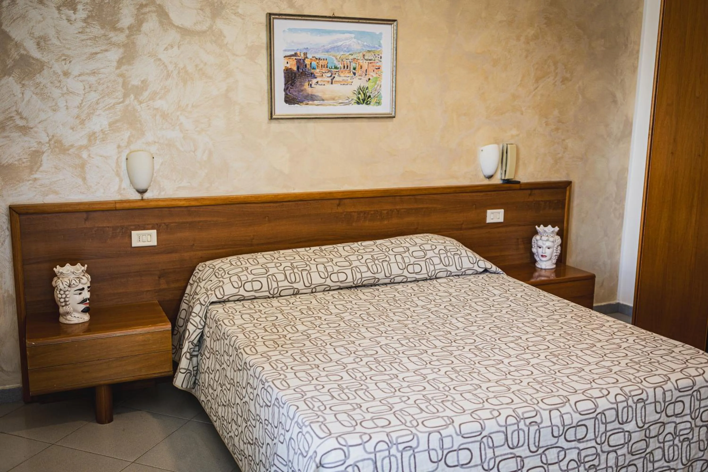 Bed in Hotel Alexander