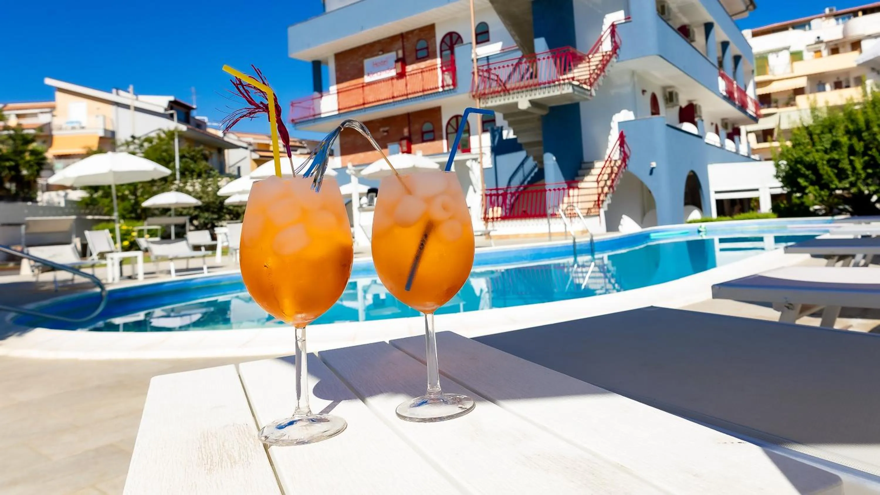 Swimming pool in Hotel Alexander