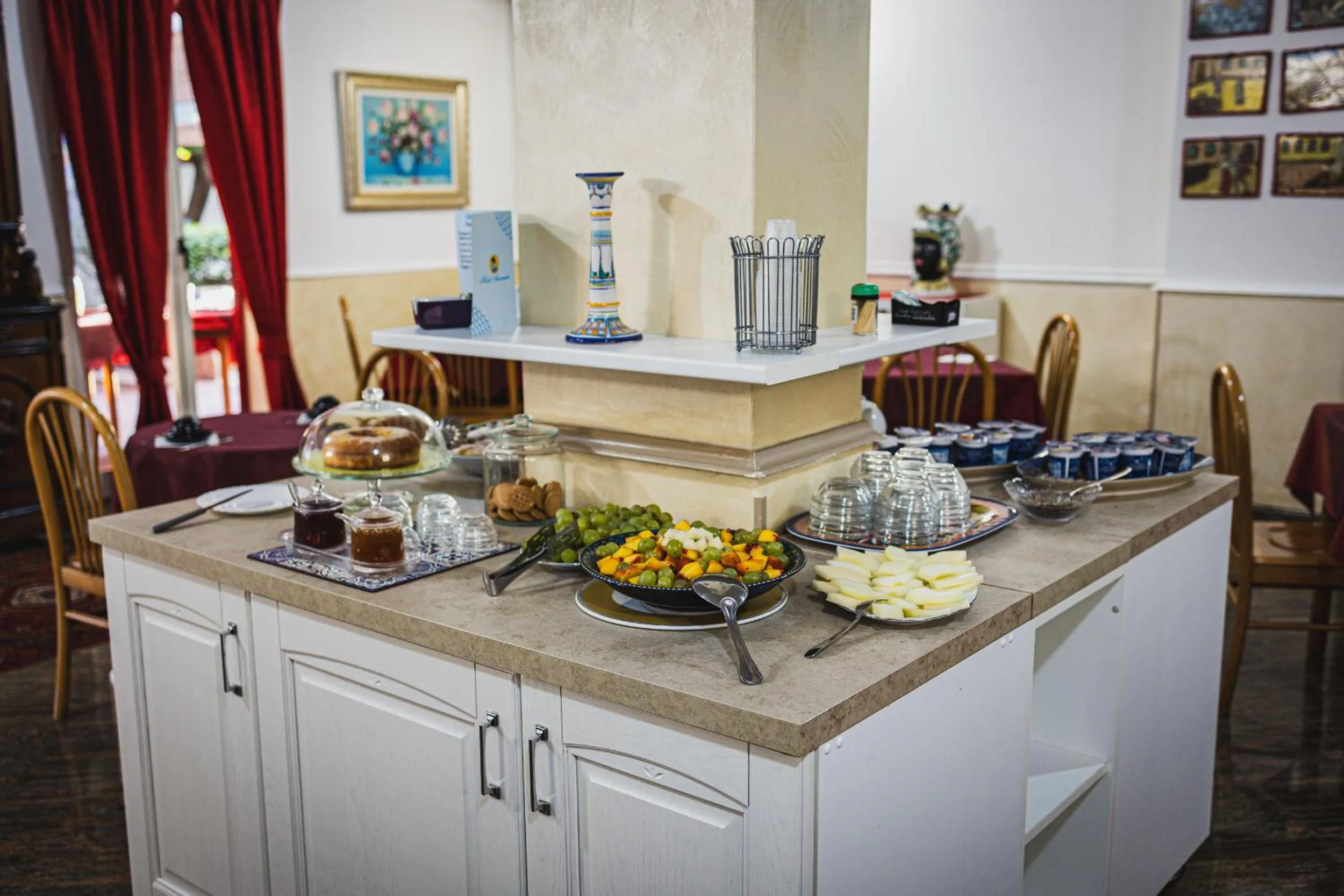 Breakfast in Hotel Alexander