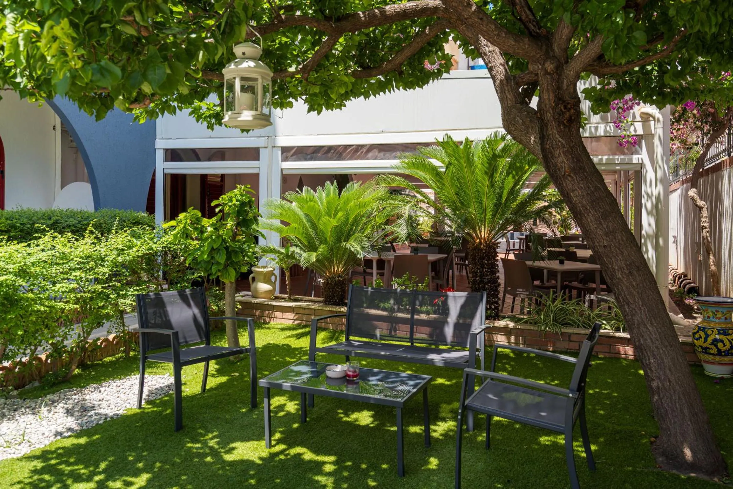 Garden in Hotel Alexander