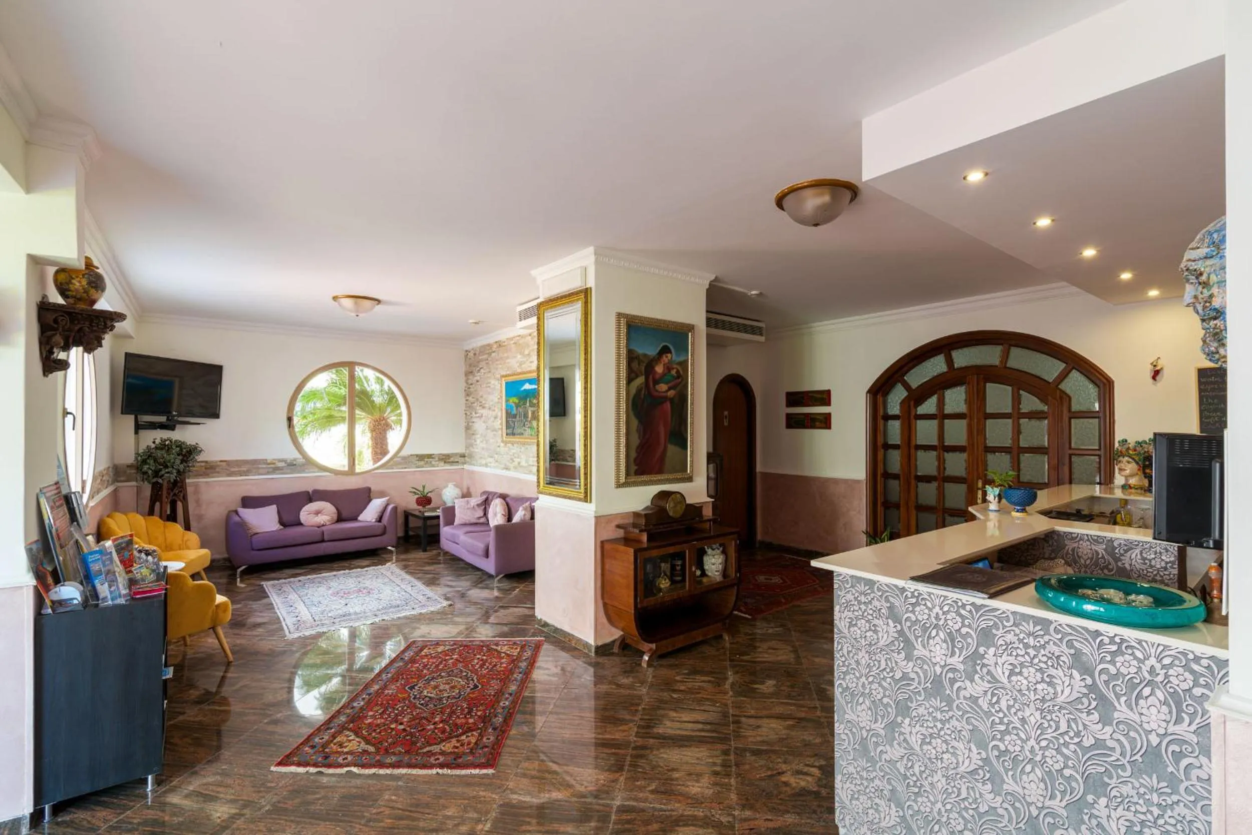 Lobby or reception in Hotel Alexander