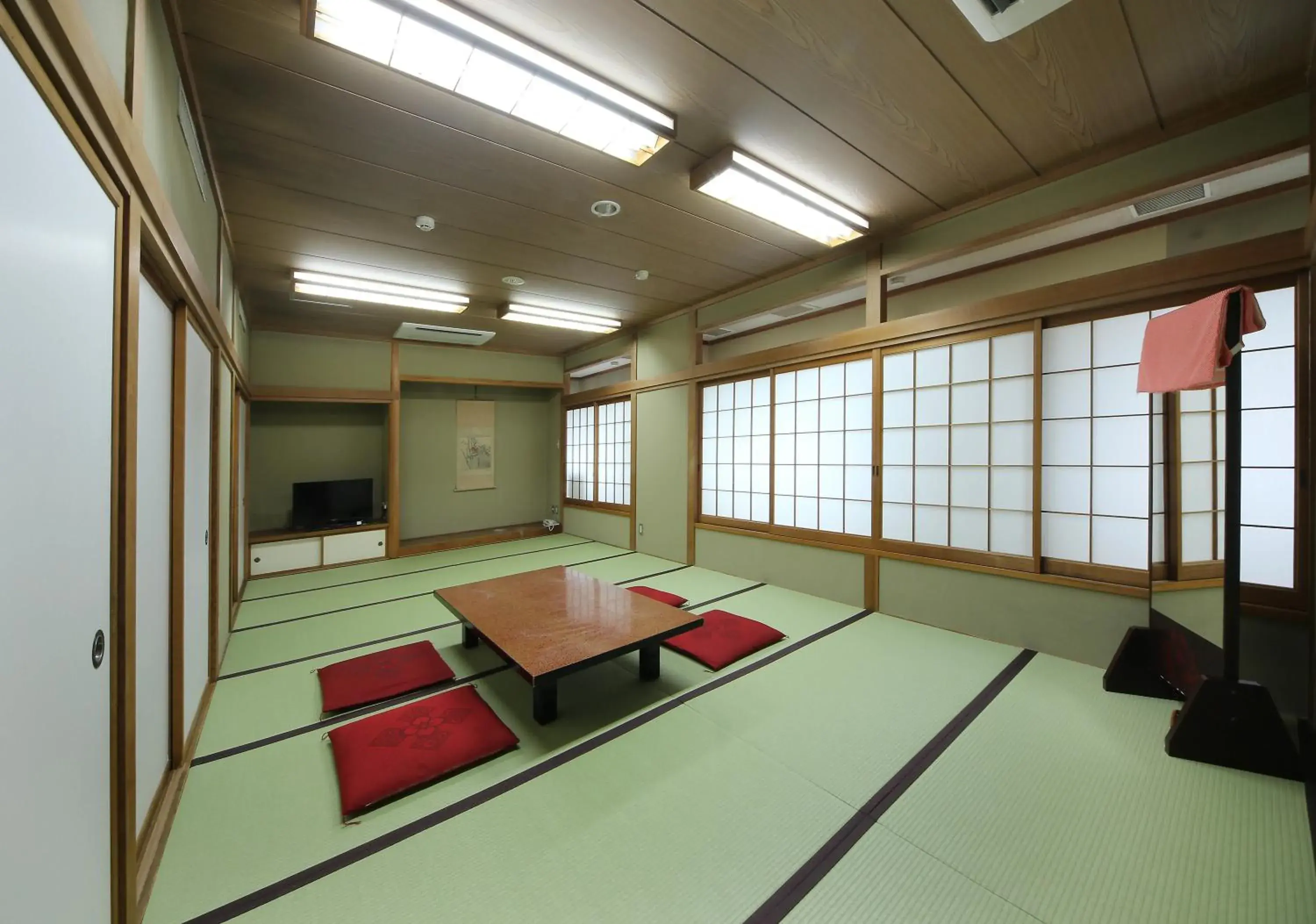 Photo of the whole room in Hotel Matsumoto Yorozuya