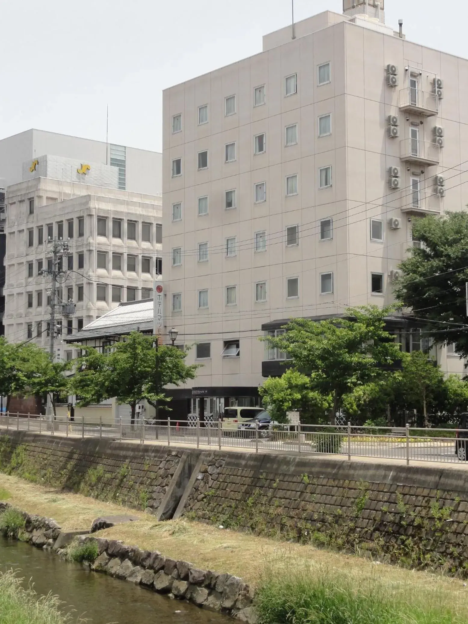 Facade/entrance, Property Building in Hotel Matsumoto Yorozuya