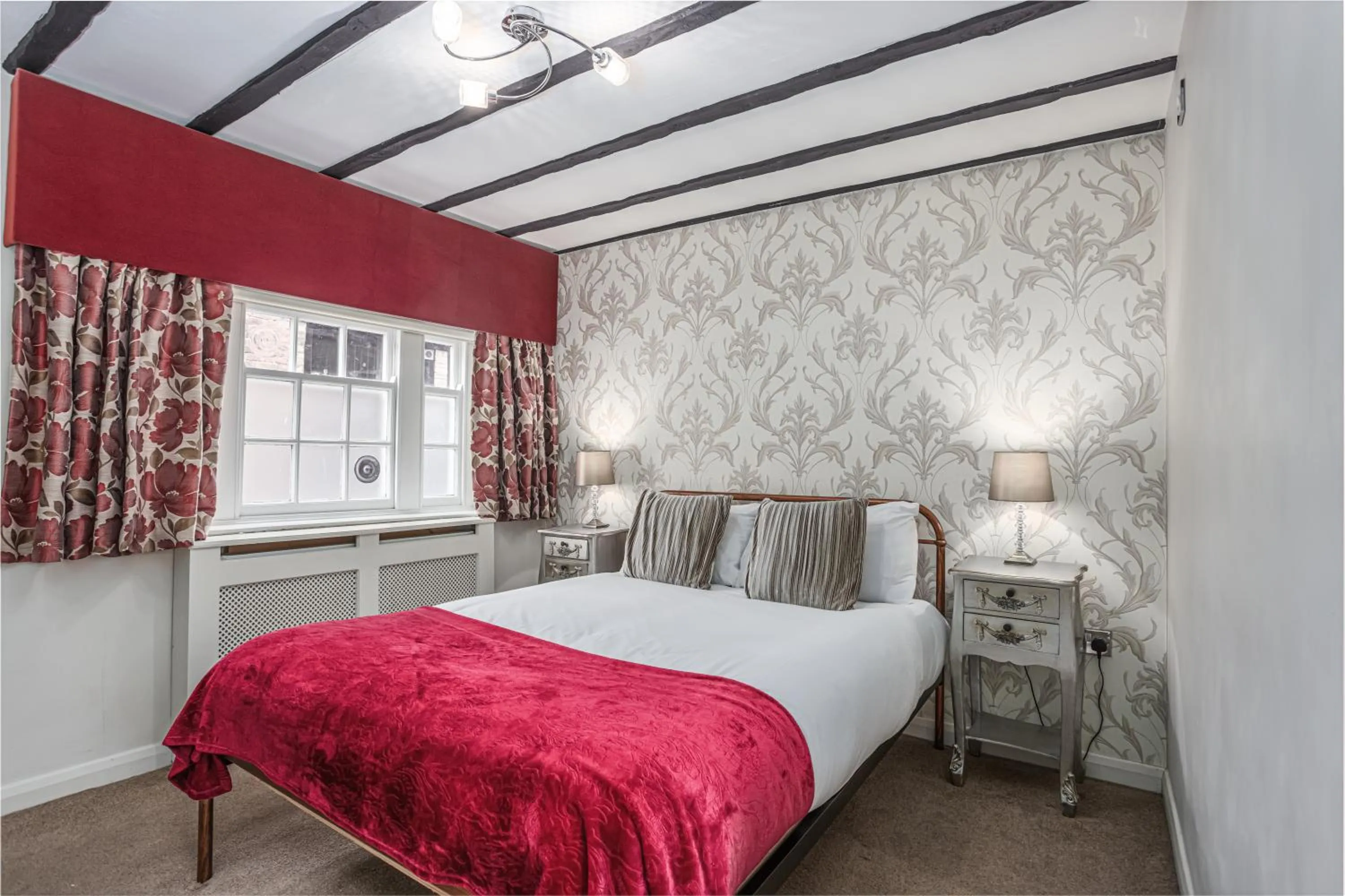 Bedroom, Bed in The Pied Bull