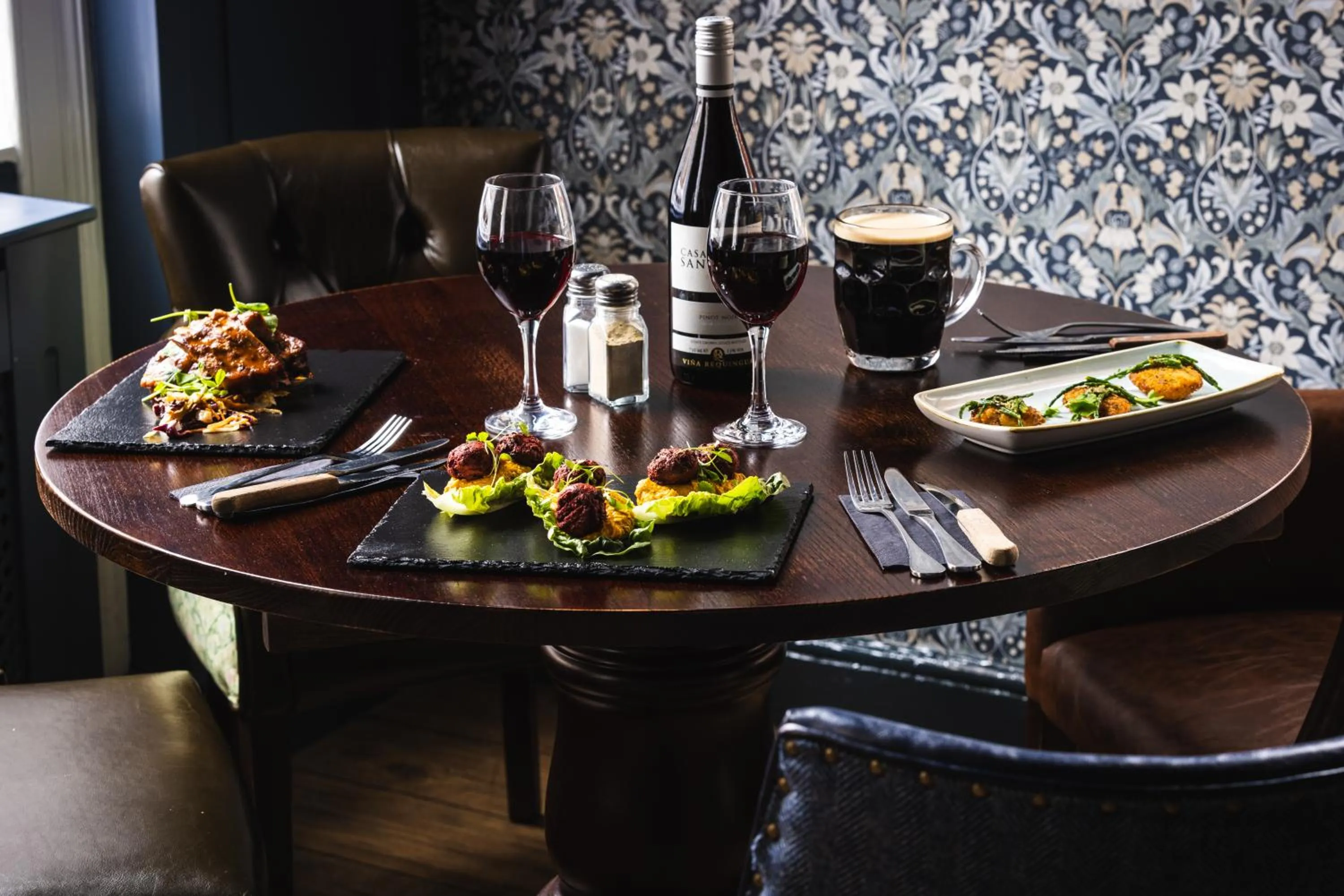 Food in The Pied Bull