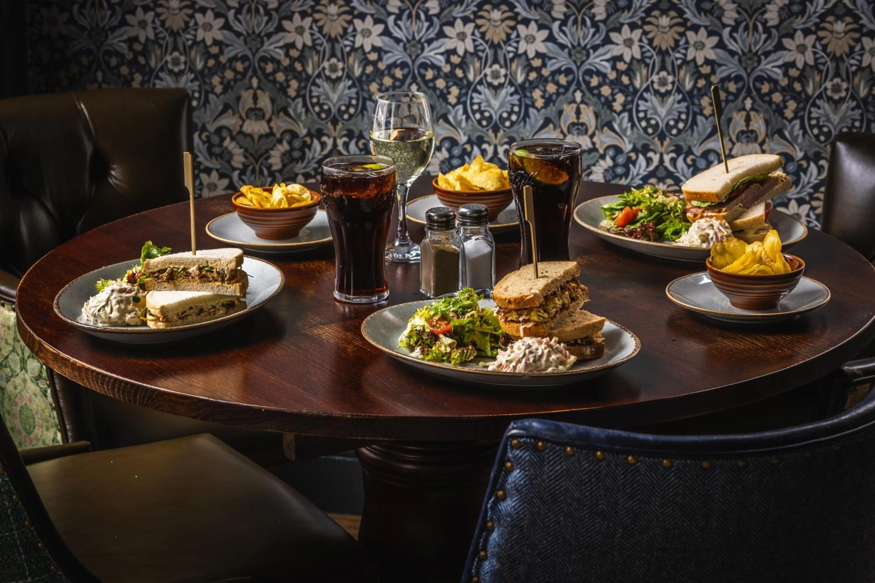 Food in The Pied Bull