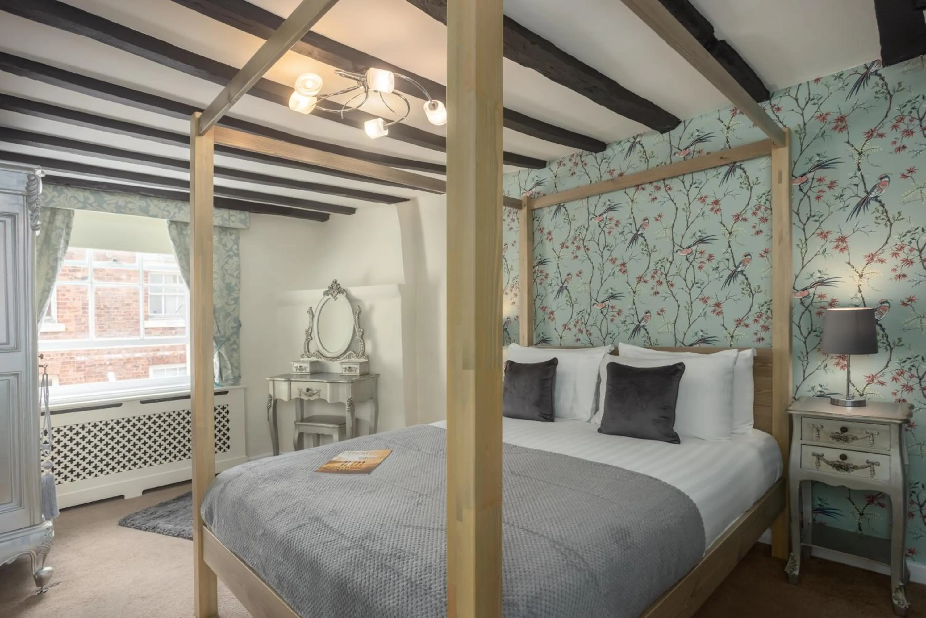 Bedroom, Bed in The Pied Bull