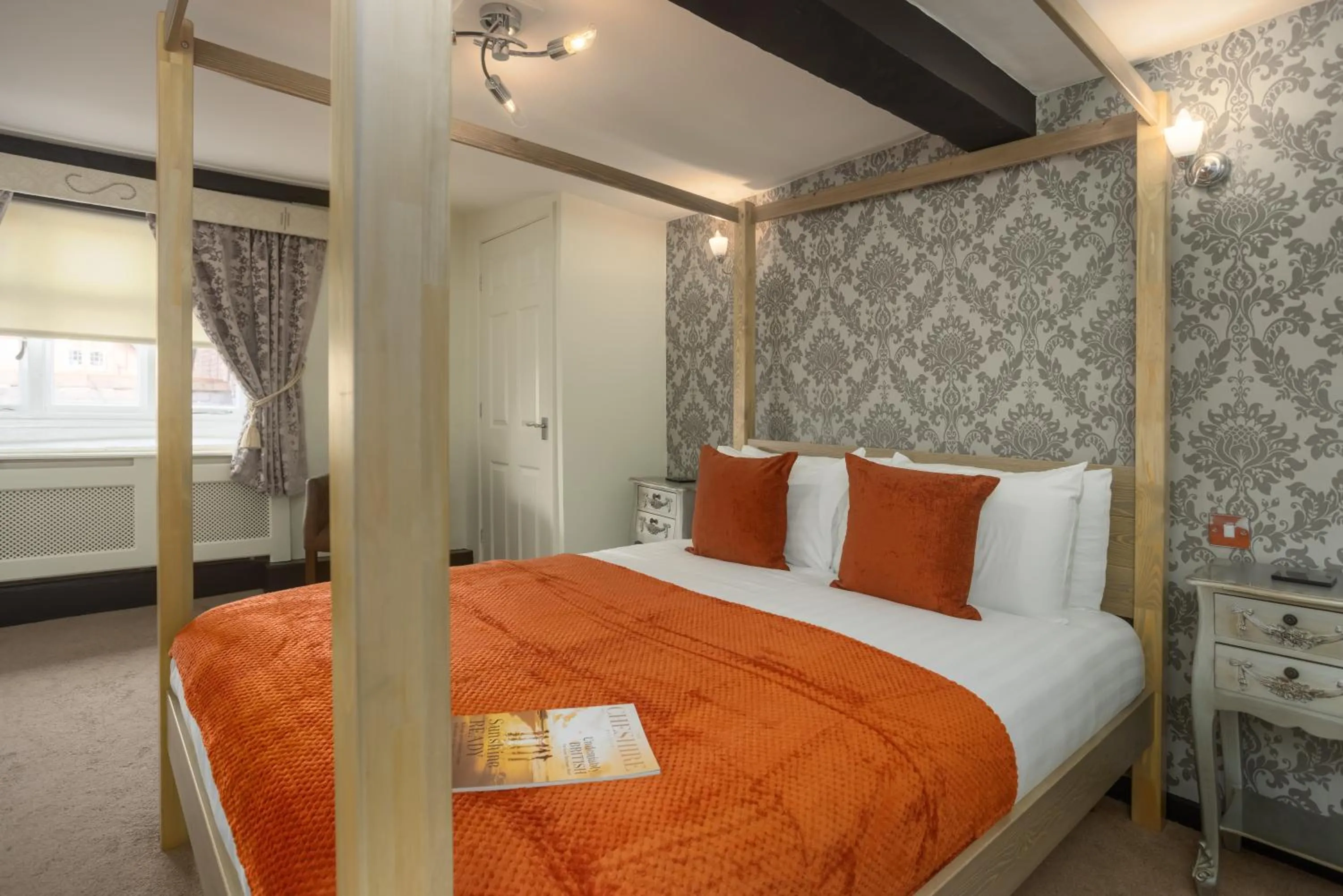 Bedroom, Bed in The Pied Bull