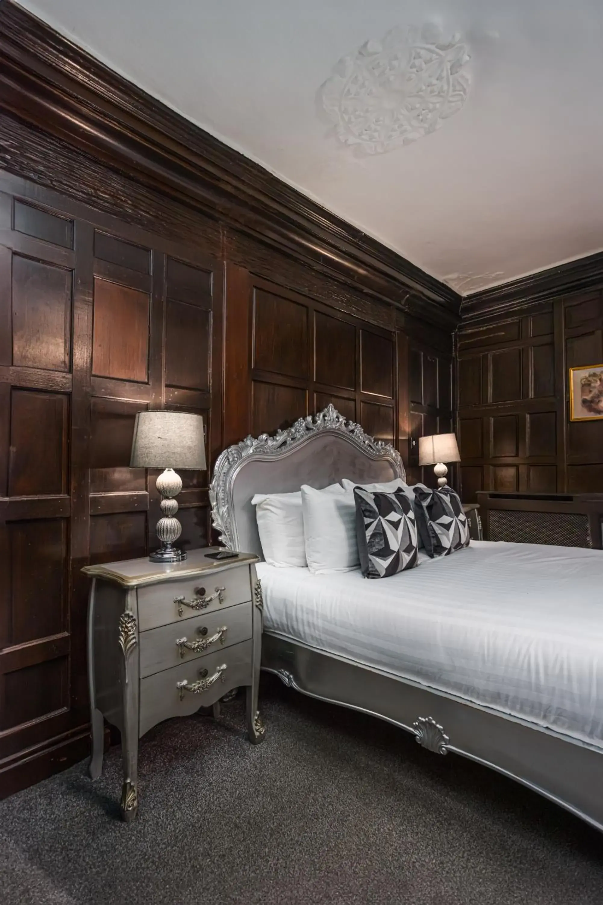 Bed in The Pied Bull Bed in The Pied Bull