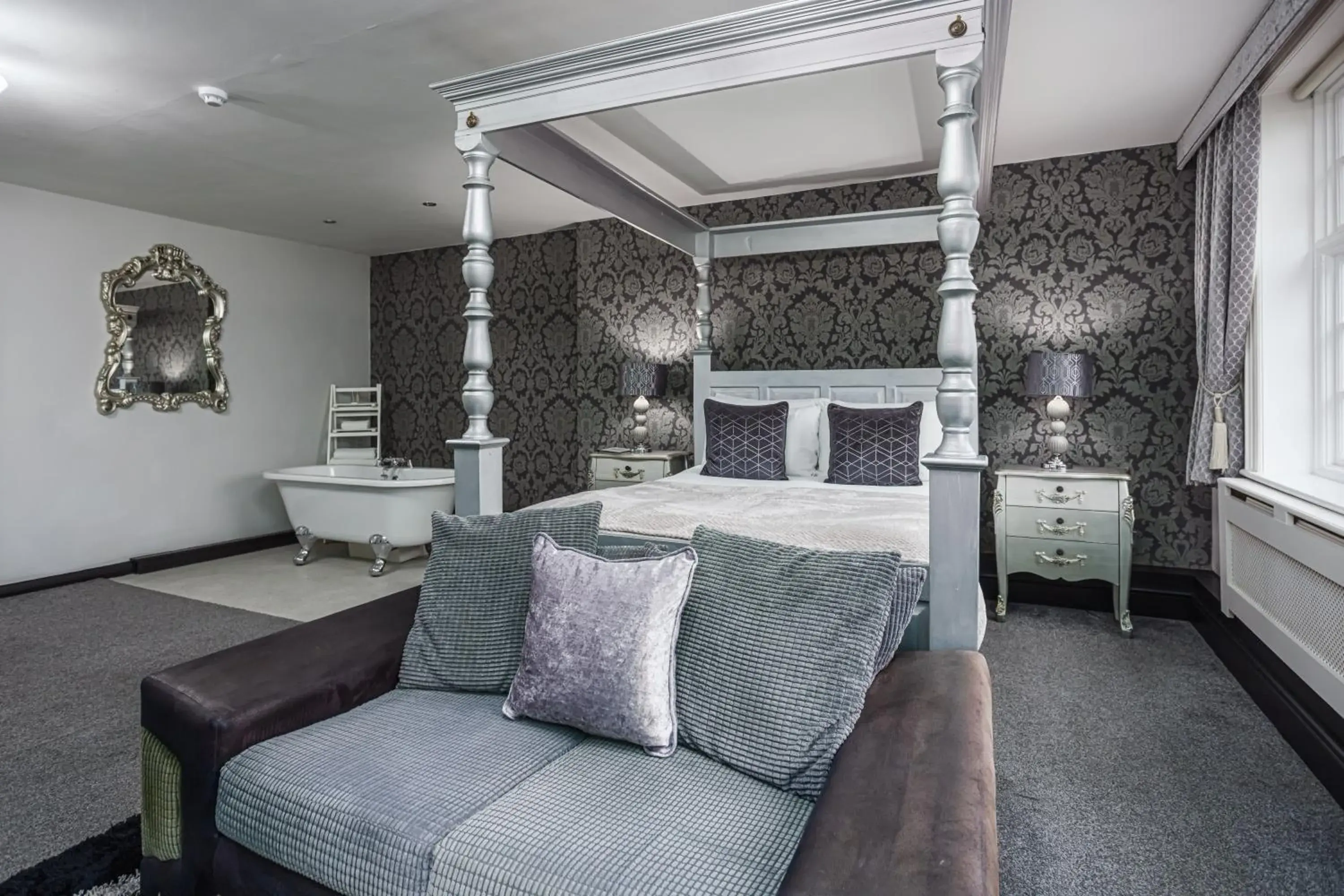 Bed in The Pied Bull Bed in The Pied Bull