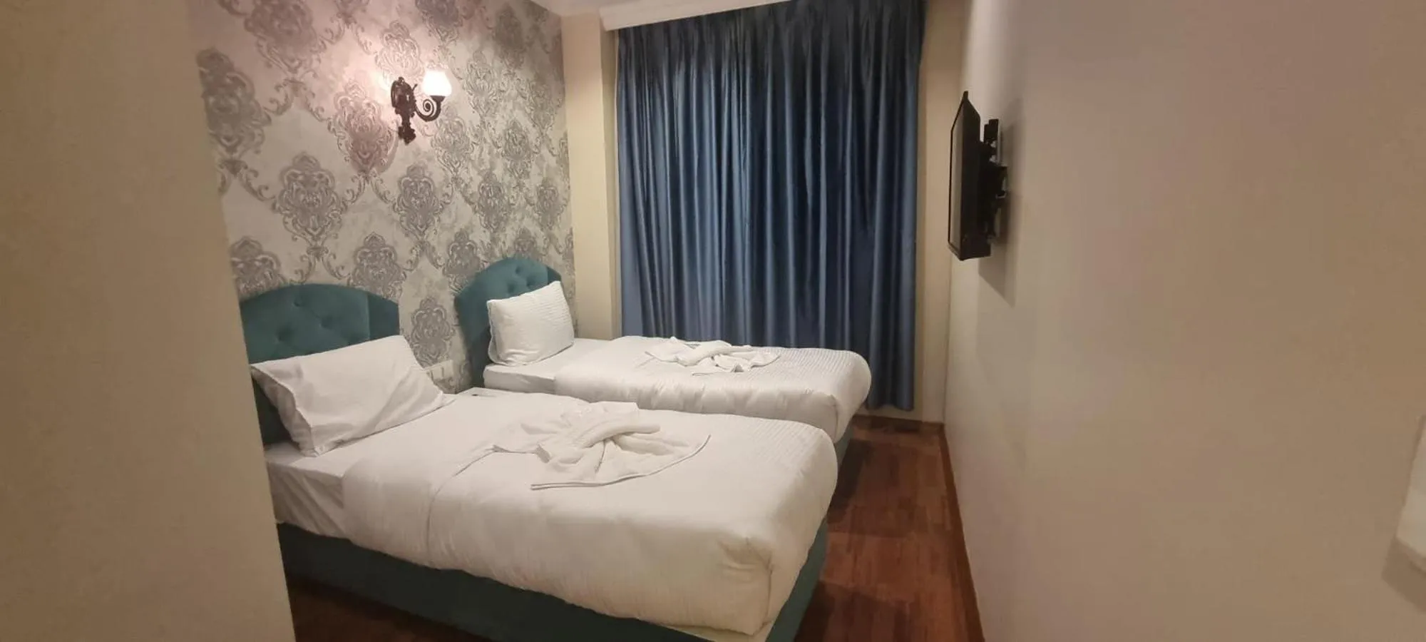 Bed in By Historial Hotel Due