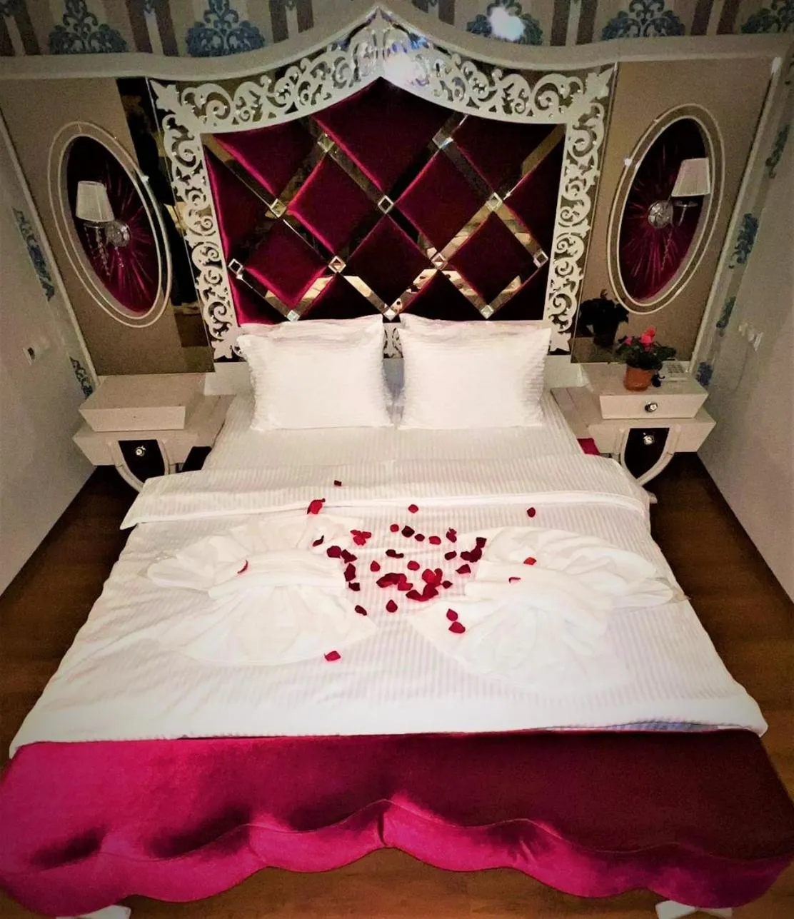 Bed in By Historial Hotel Due