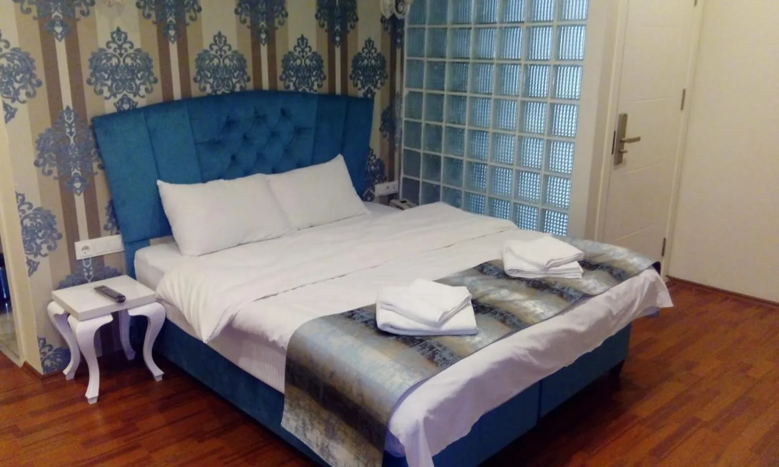 Bed in By Historial Hotel Due