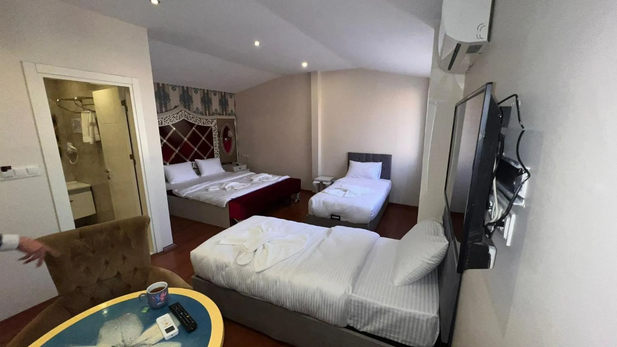 Bed in By Historial Hotel Due