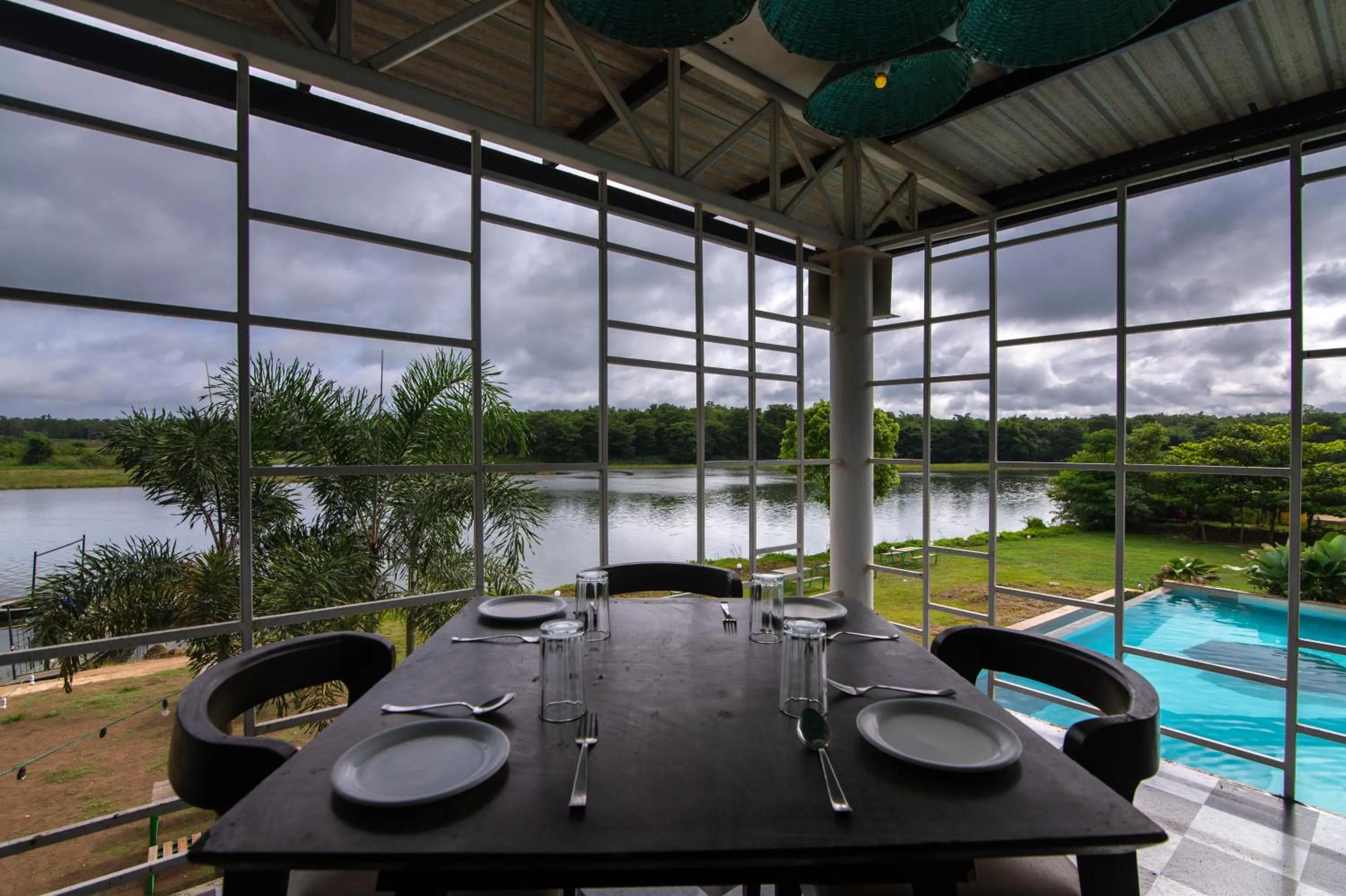 Restaurant/places to eat in Starling River Resort Dandeli