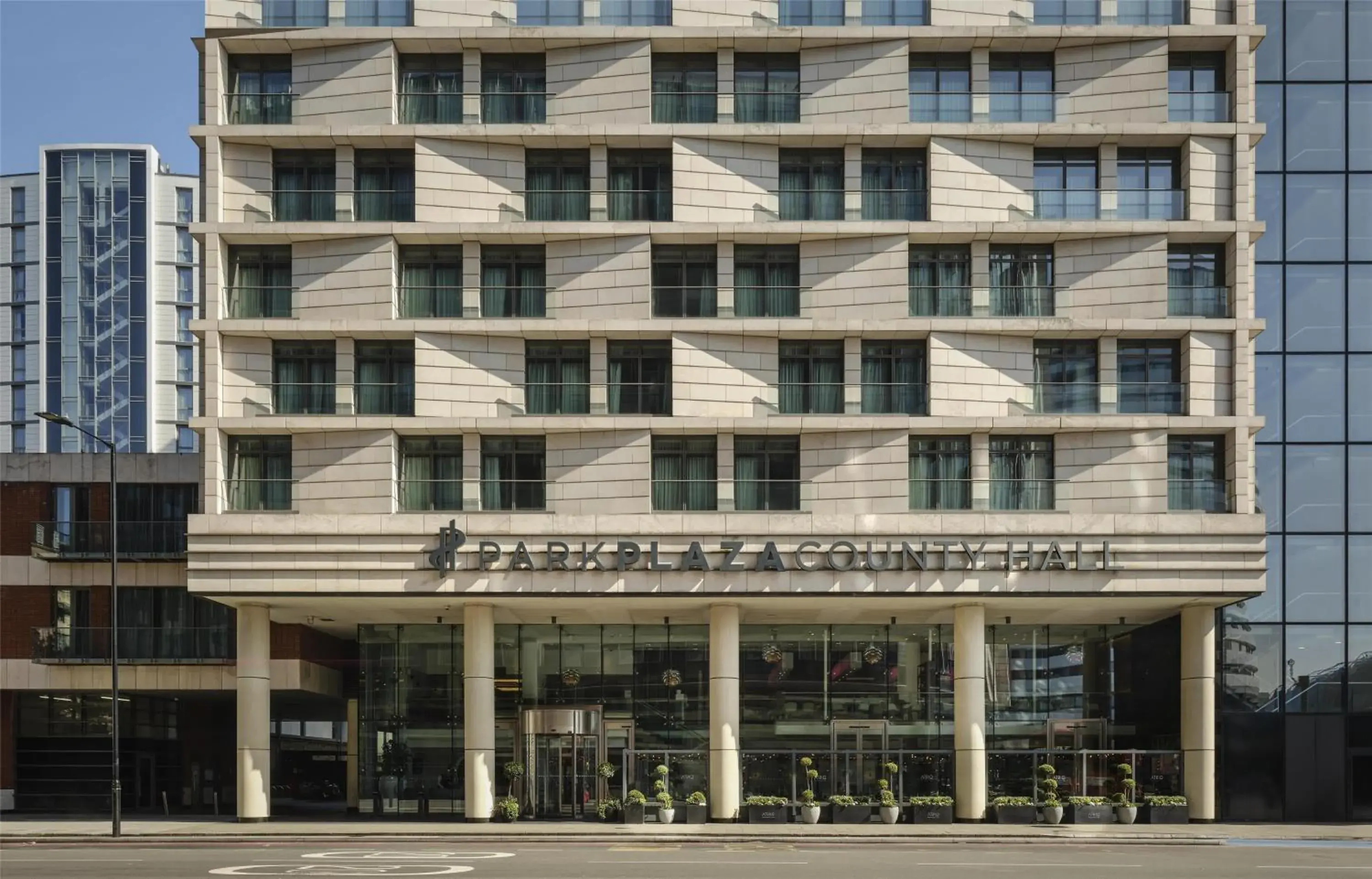 Property building in Park Plaza County Hall London Property building in Park Plaza County Hall London