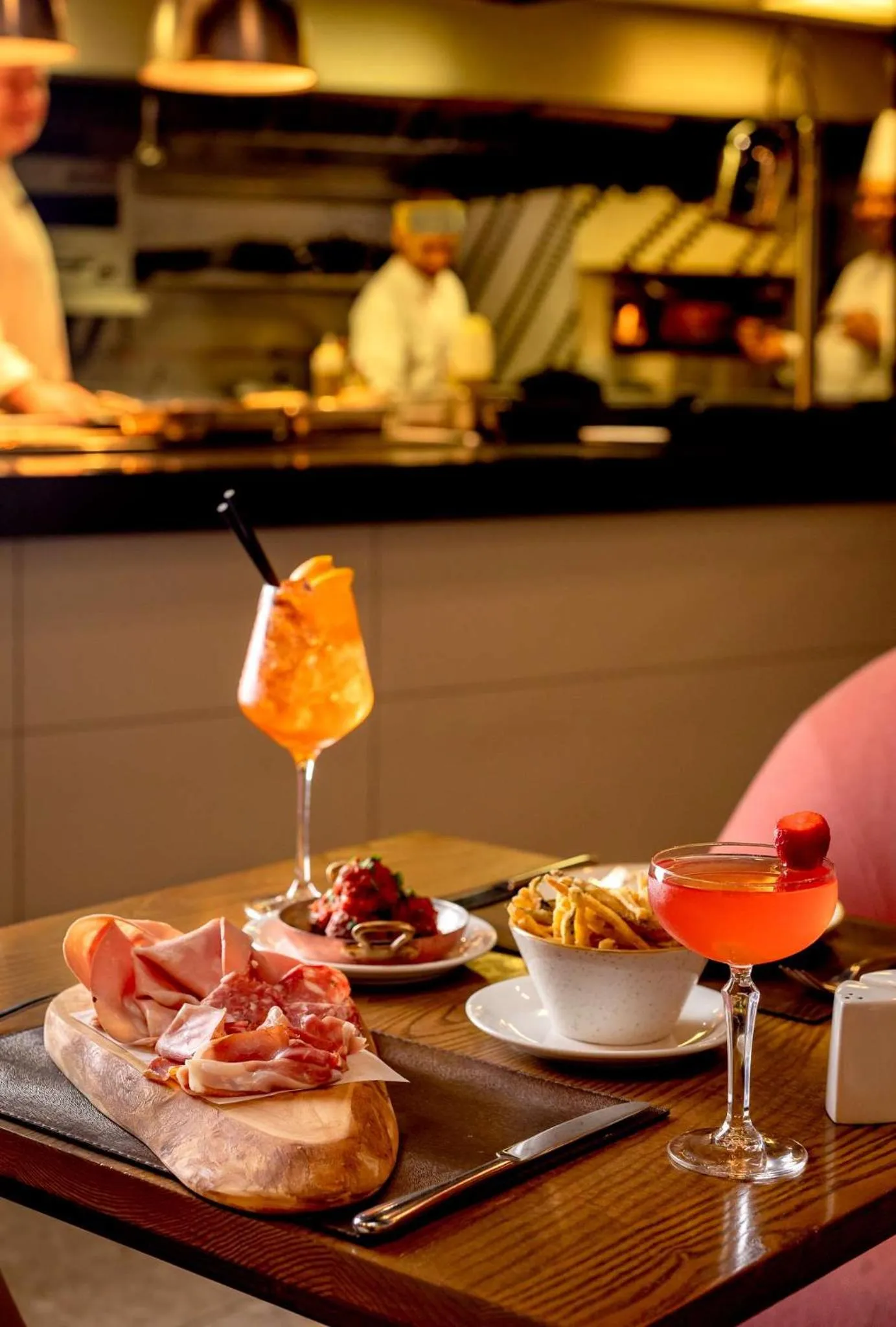 Restaurant/places to eat in Park Plaza County Hall London