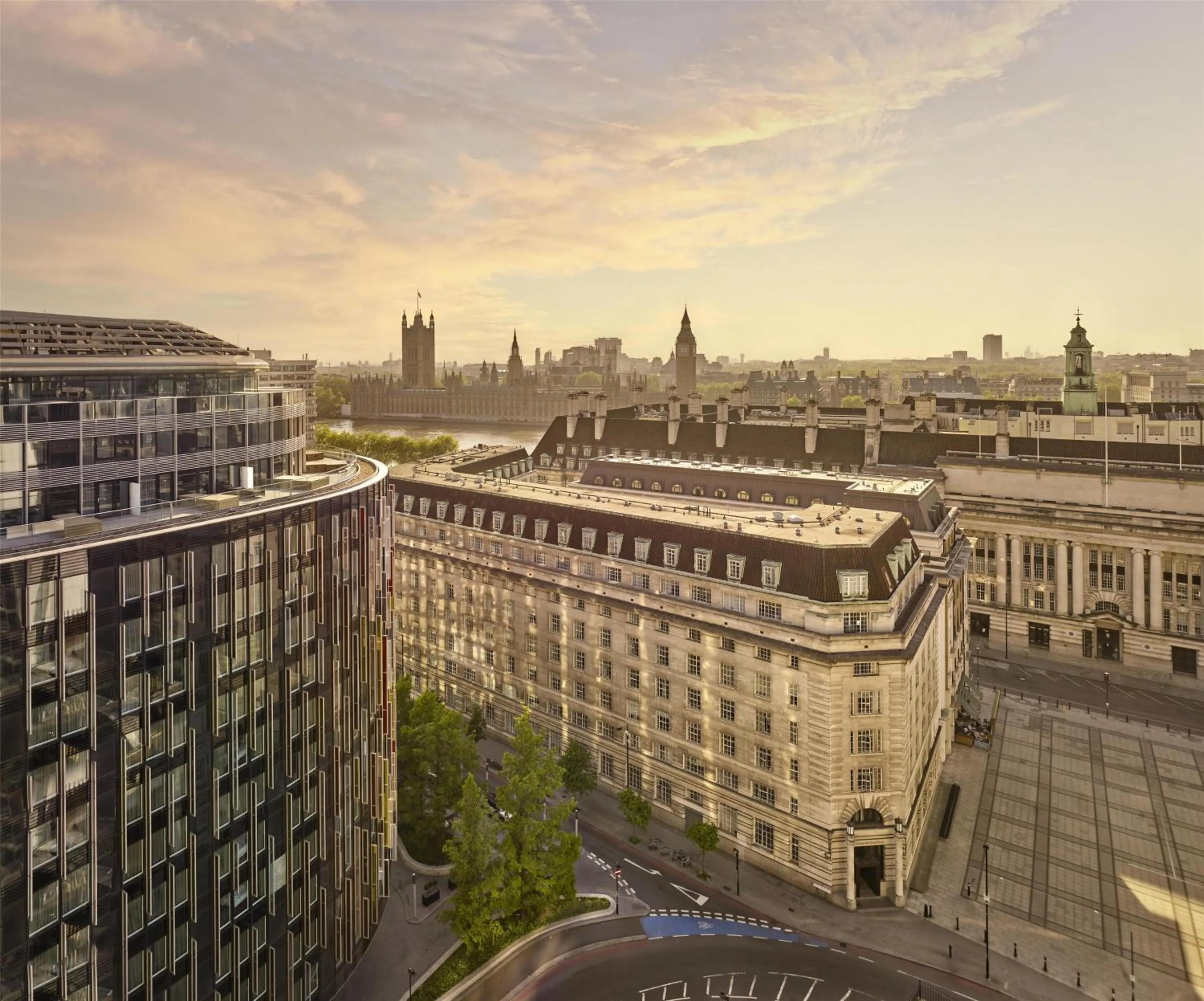 Property building in Park Plaza County Hall London