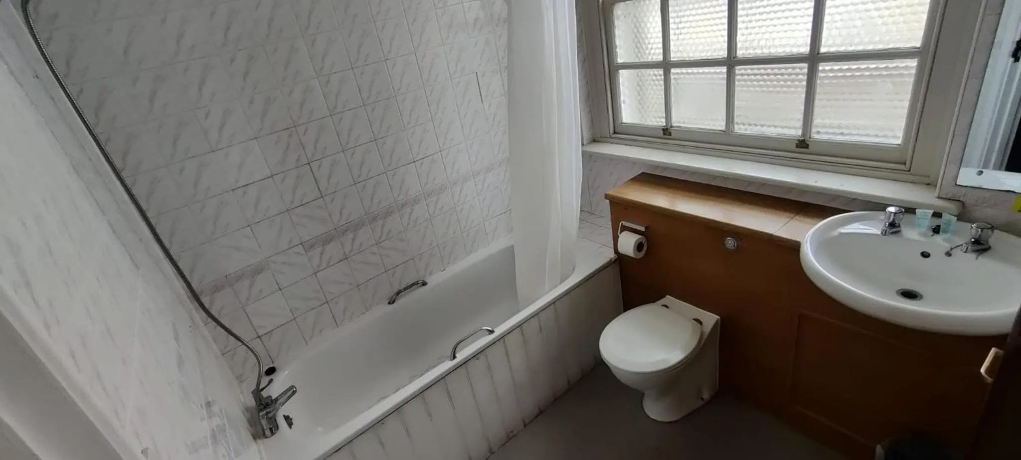 Bathroom in Royal Hotel, Bar & Grill