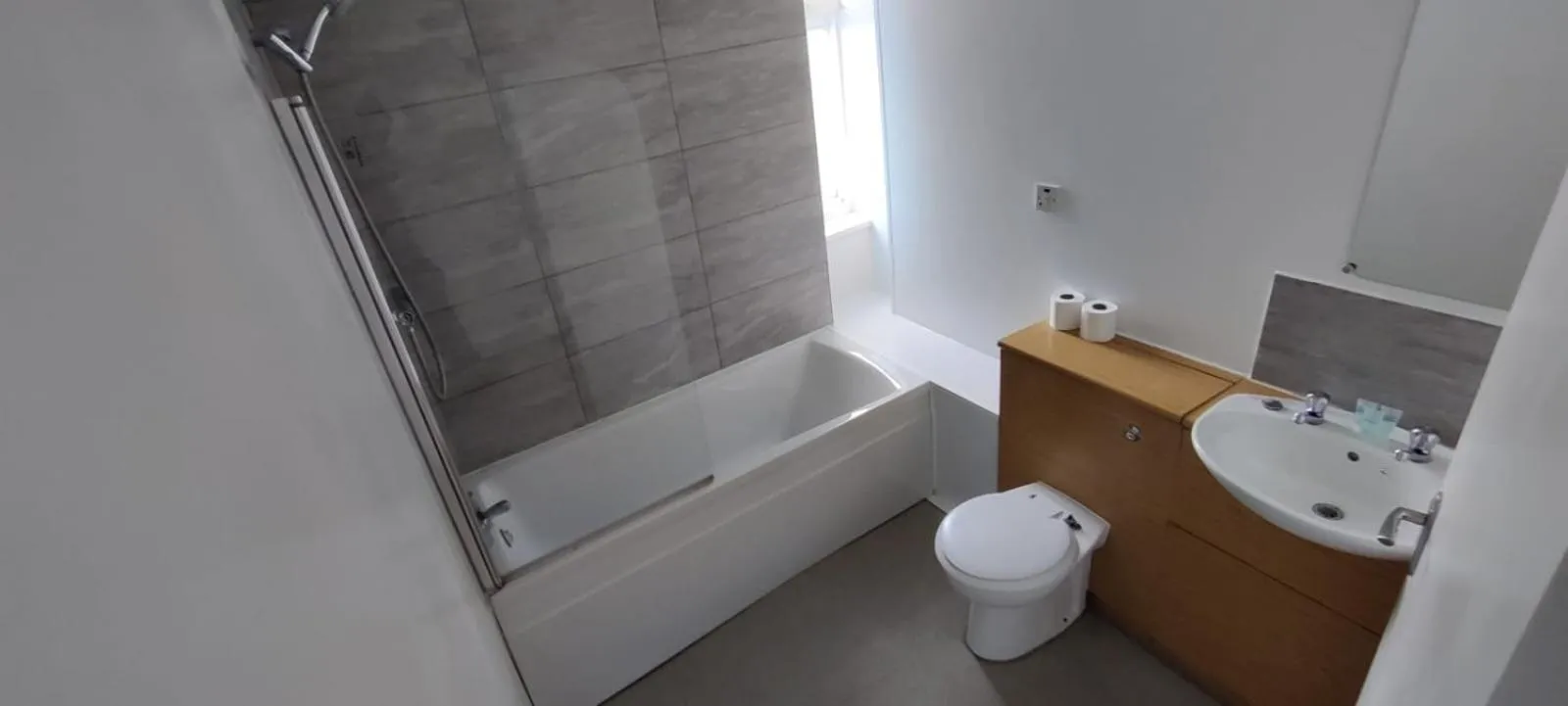 Bathroom in Royal Hotel, Bar & Grill