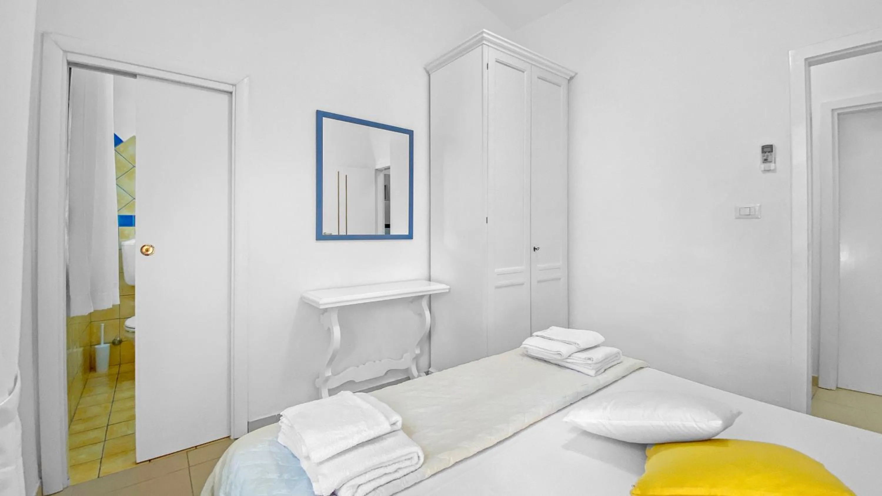 Bedroom, Bed in Villa Maddalena - Giardinelli