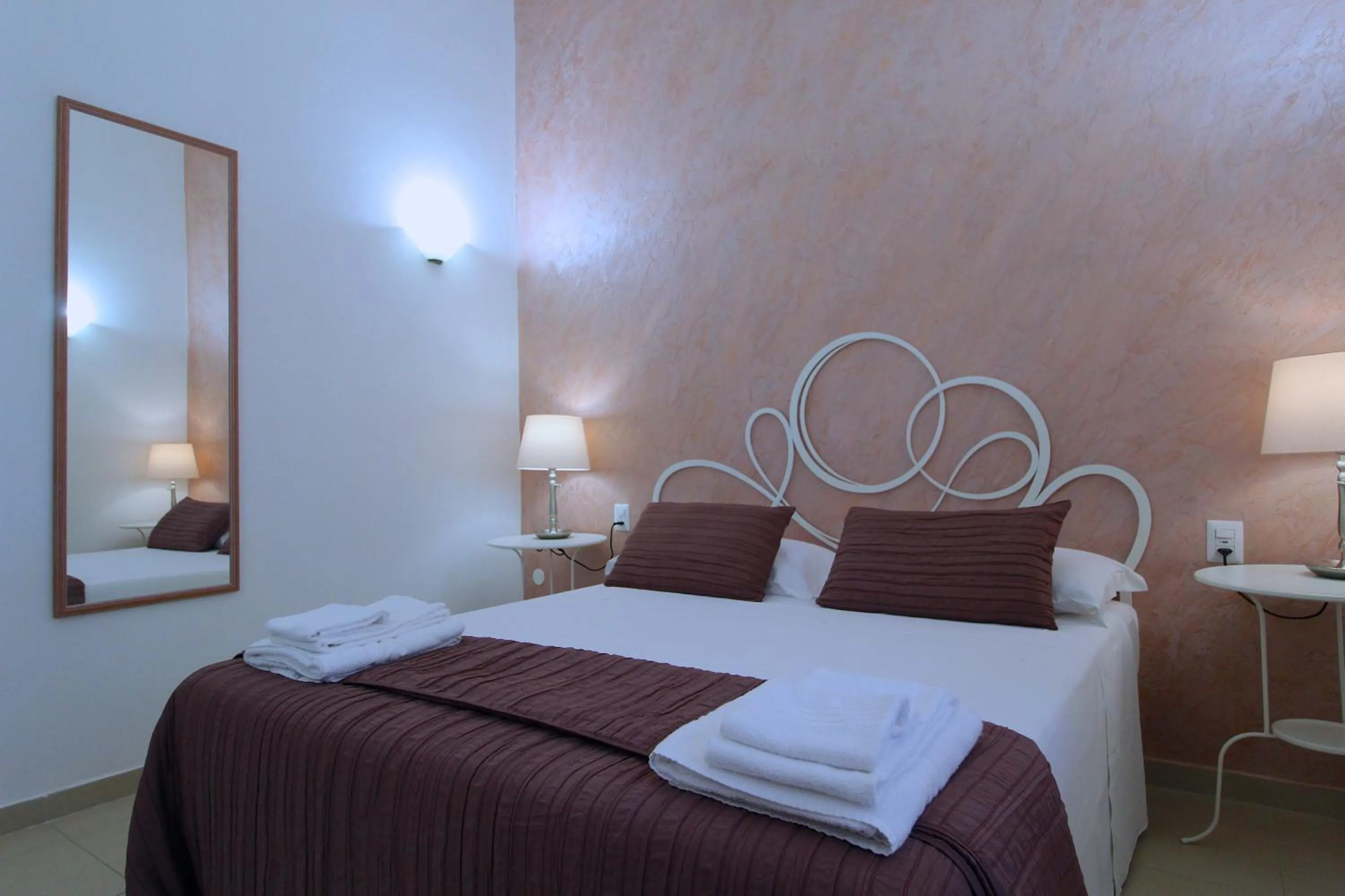 Bed in Villa Maddalena - Giardinelli
