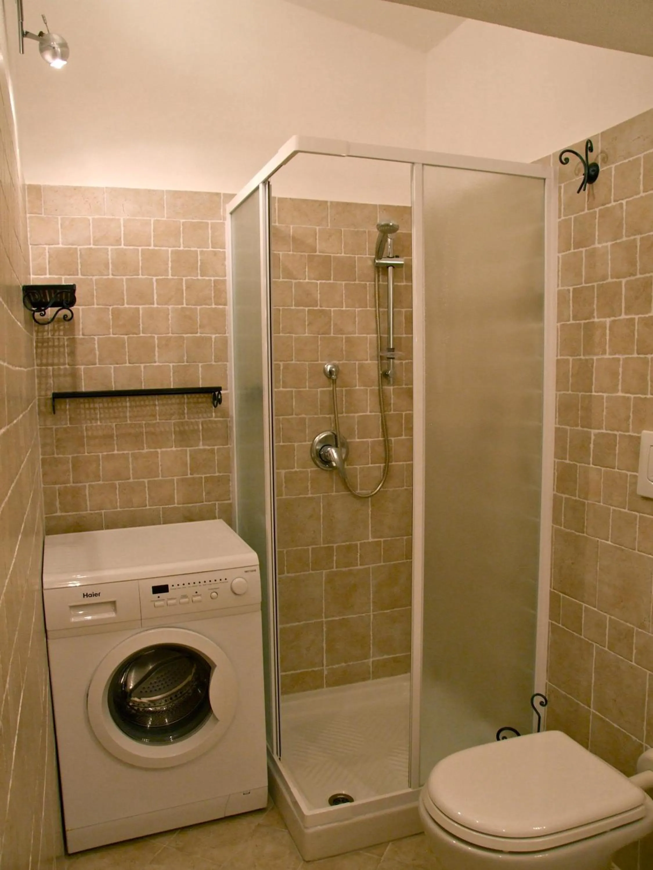 Shower in Villa Maddalena - Giardinelli