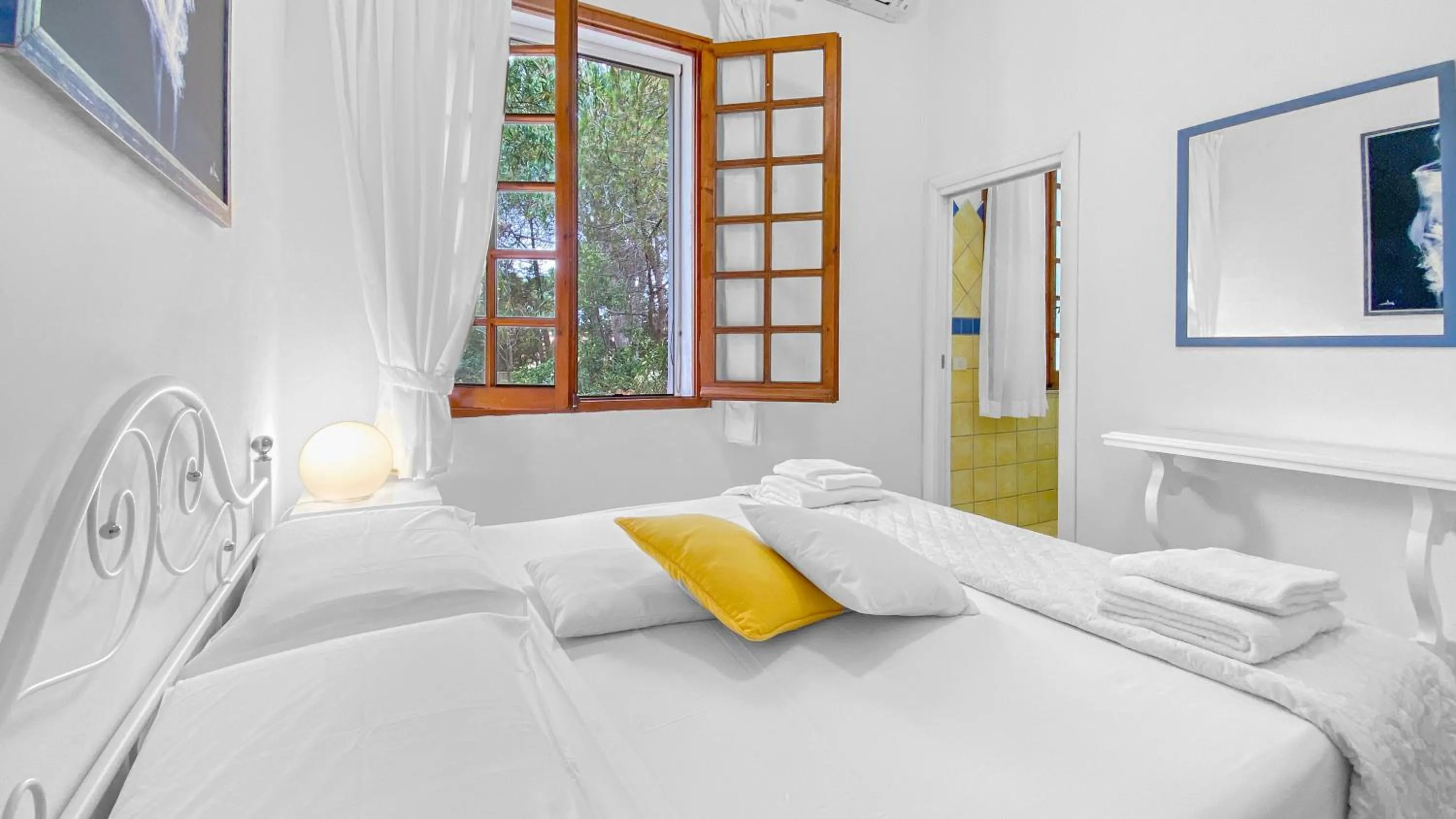 Bedroom, Bed in Villa Maddalena - Giardinelli