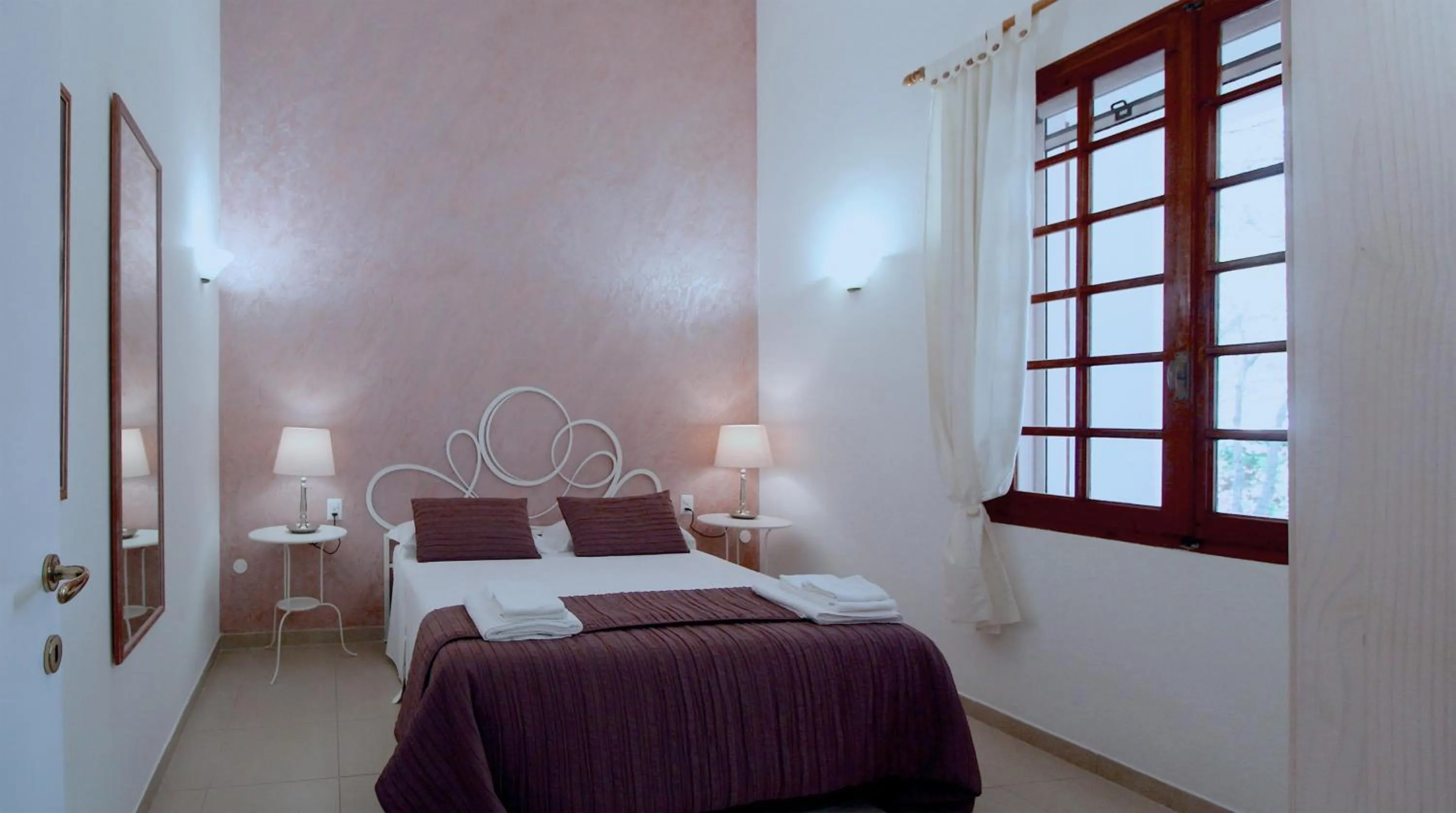 Bed in Villa Maddalena - Giardinelli