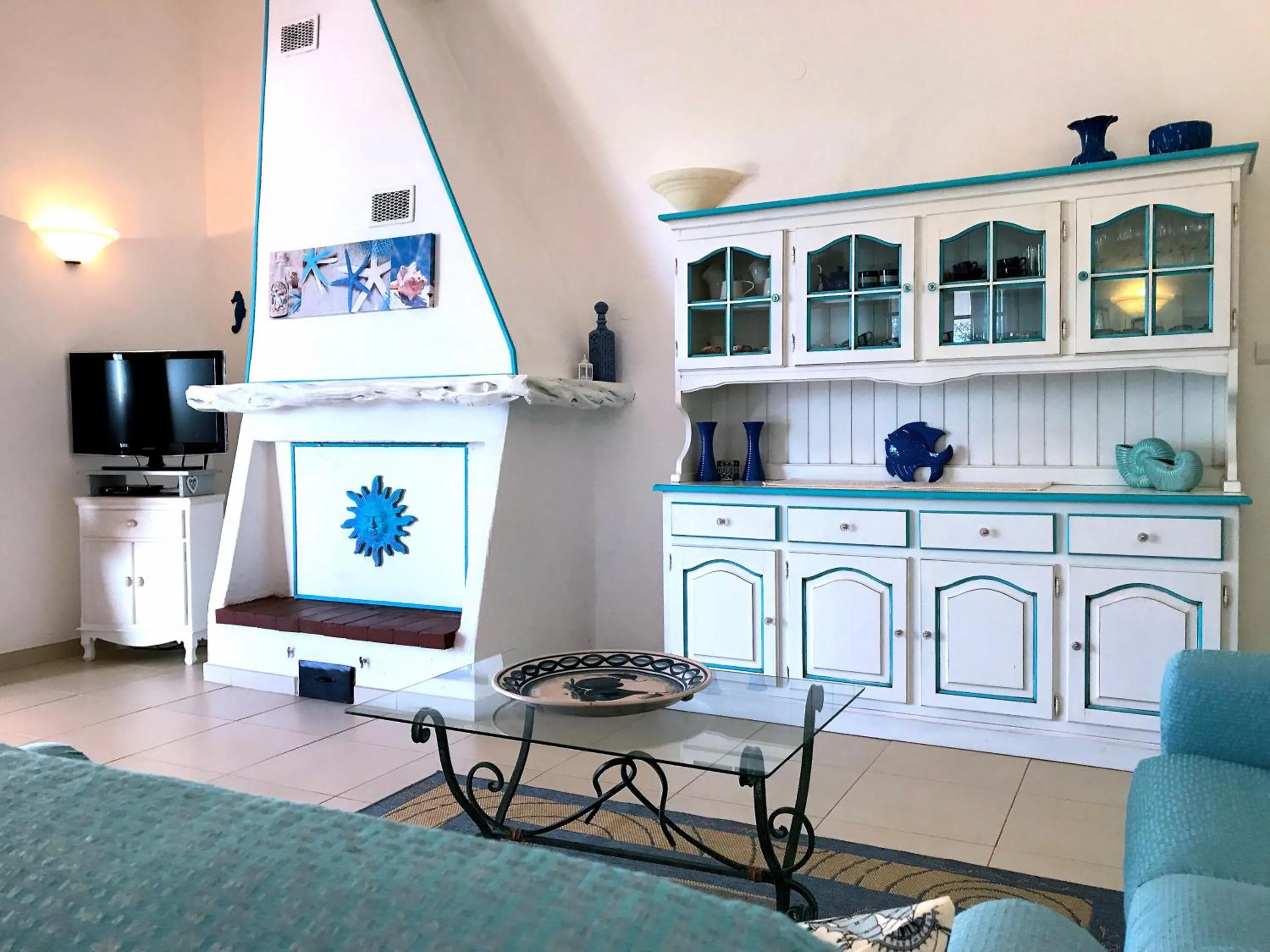 Communal lounge/ TV room in Villa Maddalena - Giardinelli
