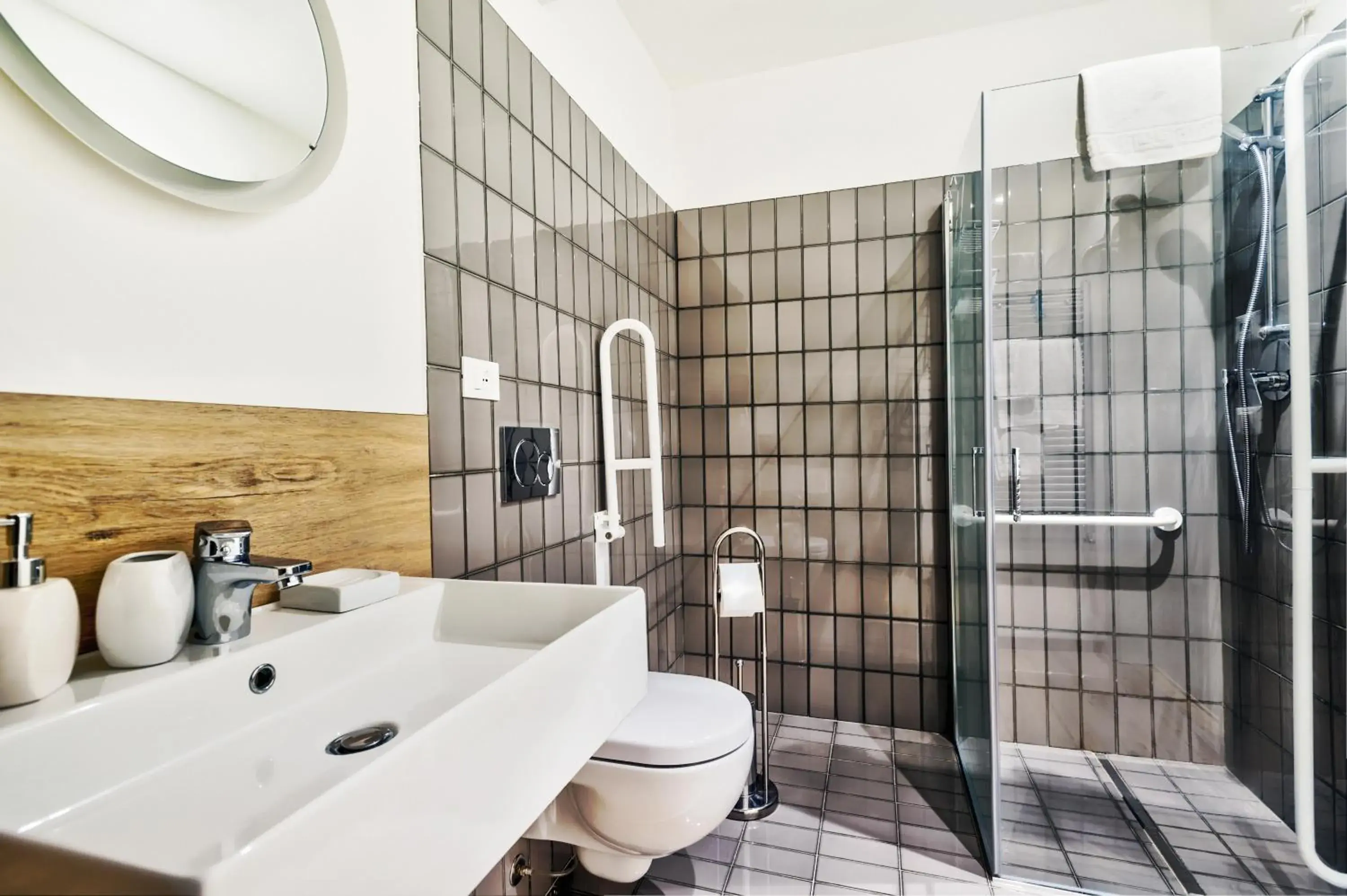 Standard Queen Room in B&B ALUSEA Standard Queen Room in B&B ALUSEA