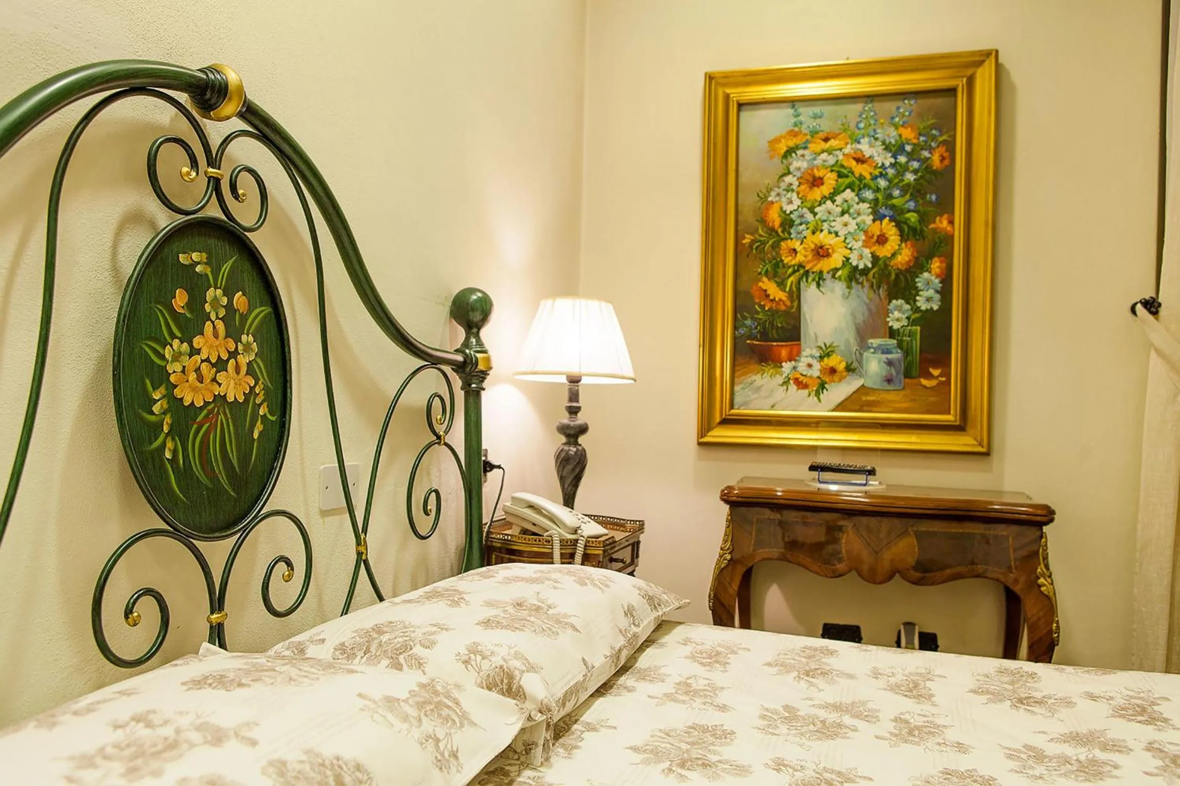 Photo of the whole room, Bed in La Baita