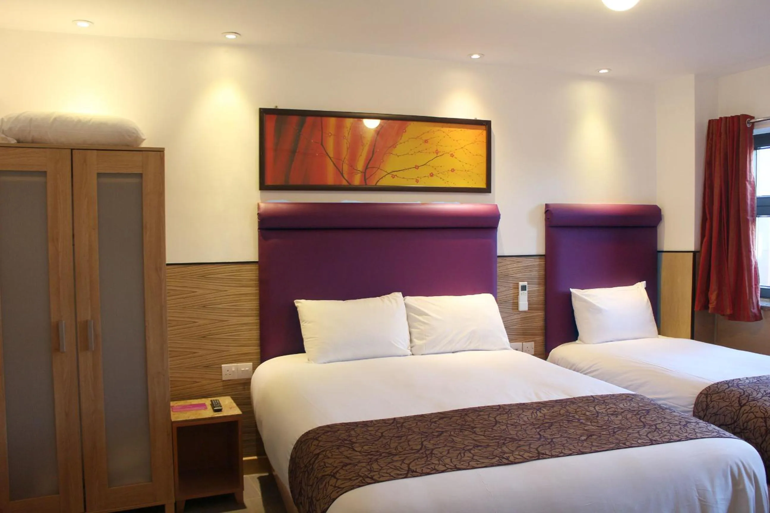 Bedroom, Bed in Eurotraveller Hotel - Premier - Tower Bridge