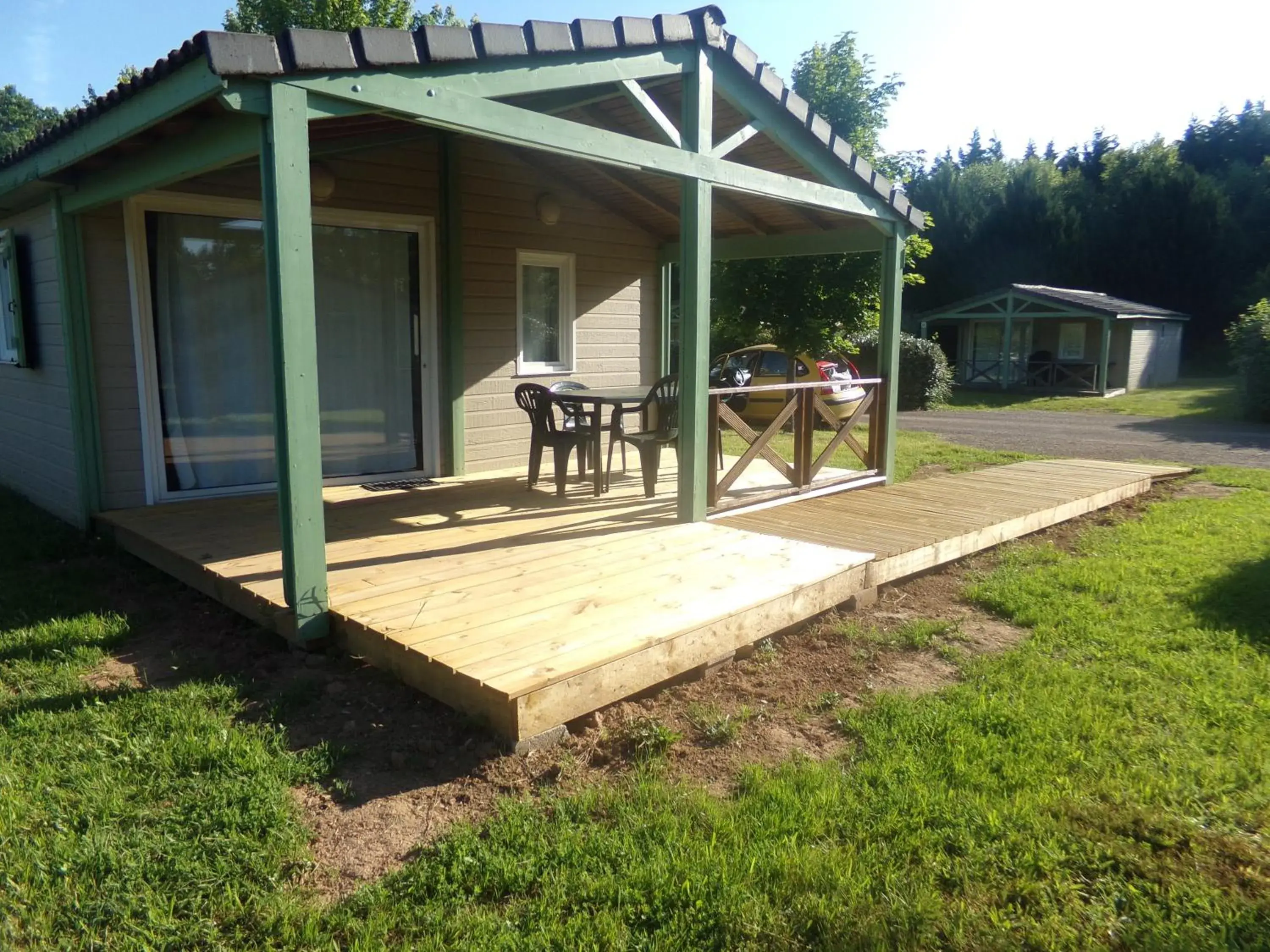 Chalet 2 chambres - Accessible aux Personnes à Mobilité Réduite in Terres de France - Les Hameaux de Miel Chalet 2 chambres - Accessible aux Personnes à Mobilité Réduite in Terres de France - Les Hameaux de Miel