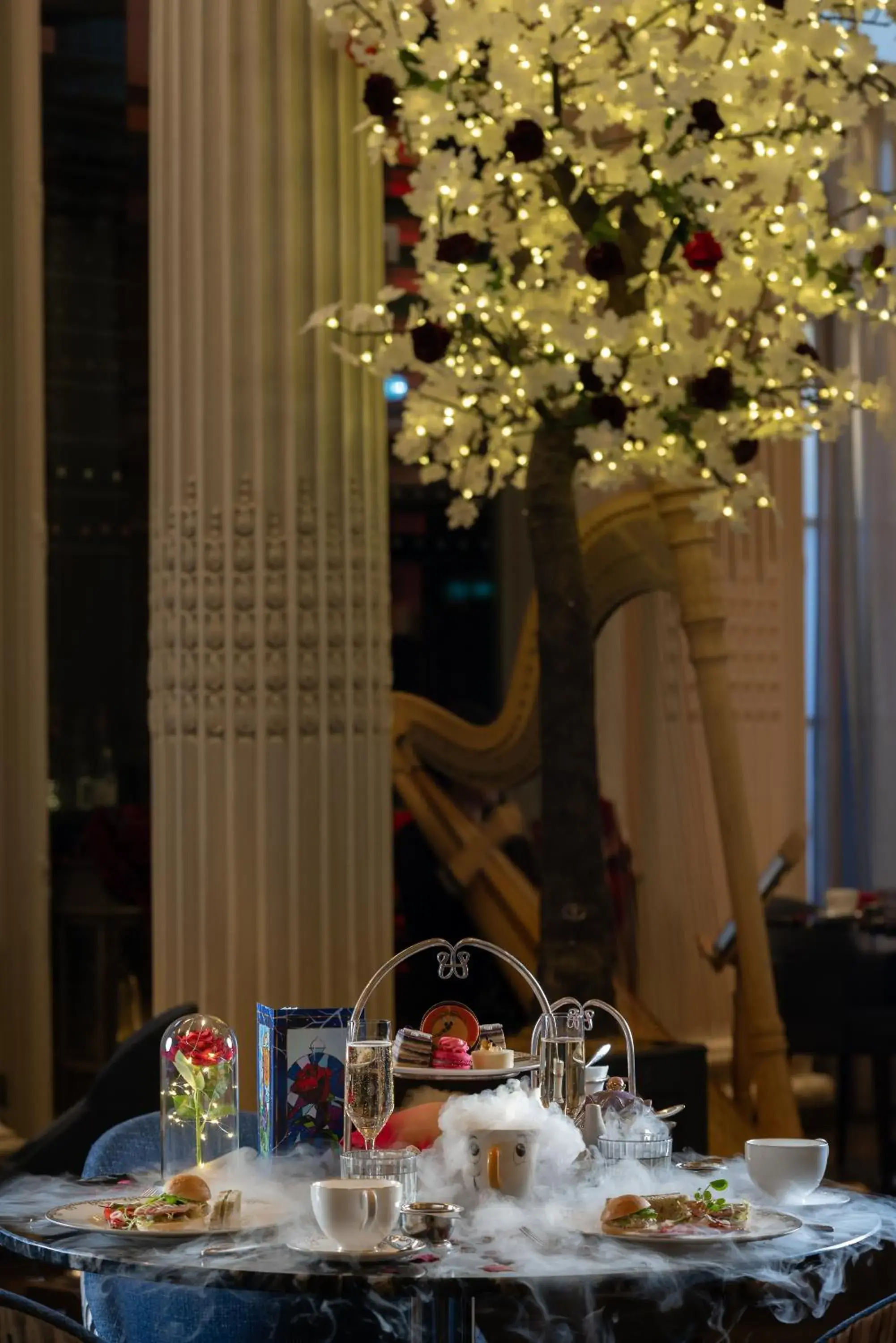 Restaurant/places to eat in The Waldorf Hilton Restaurant/places to eat in The Waldorf Hilton