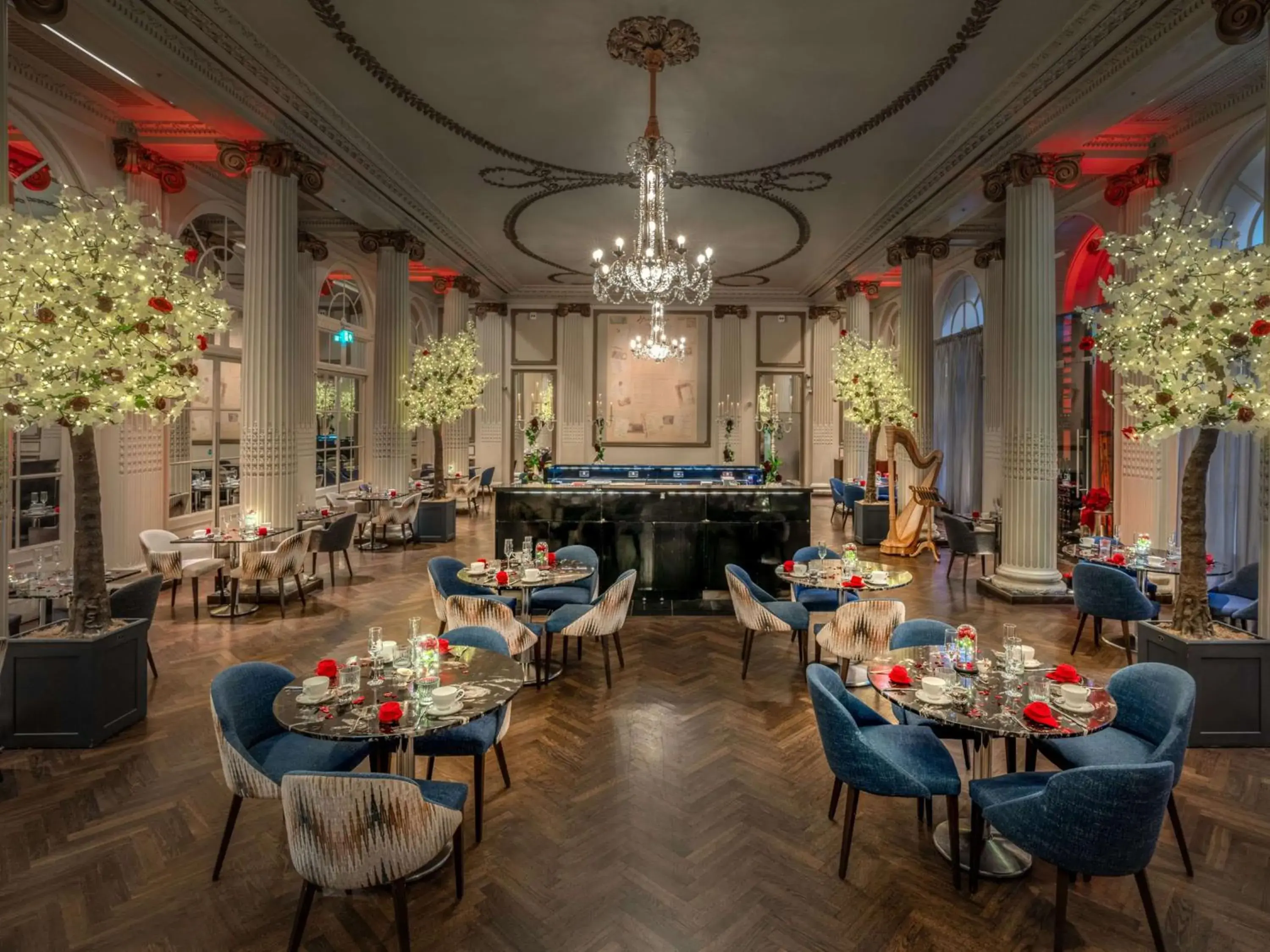 Restaurant/places to eat in The Waldorf Hilton Restaurant/places to eat in The Waldorf Hilton