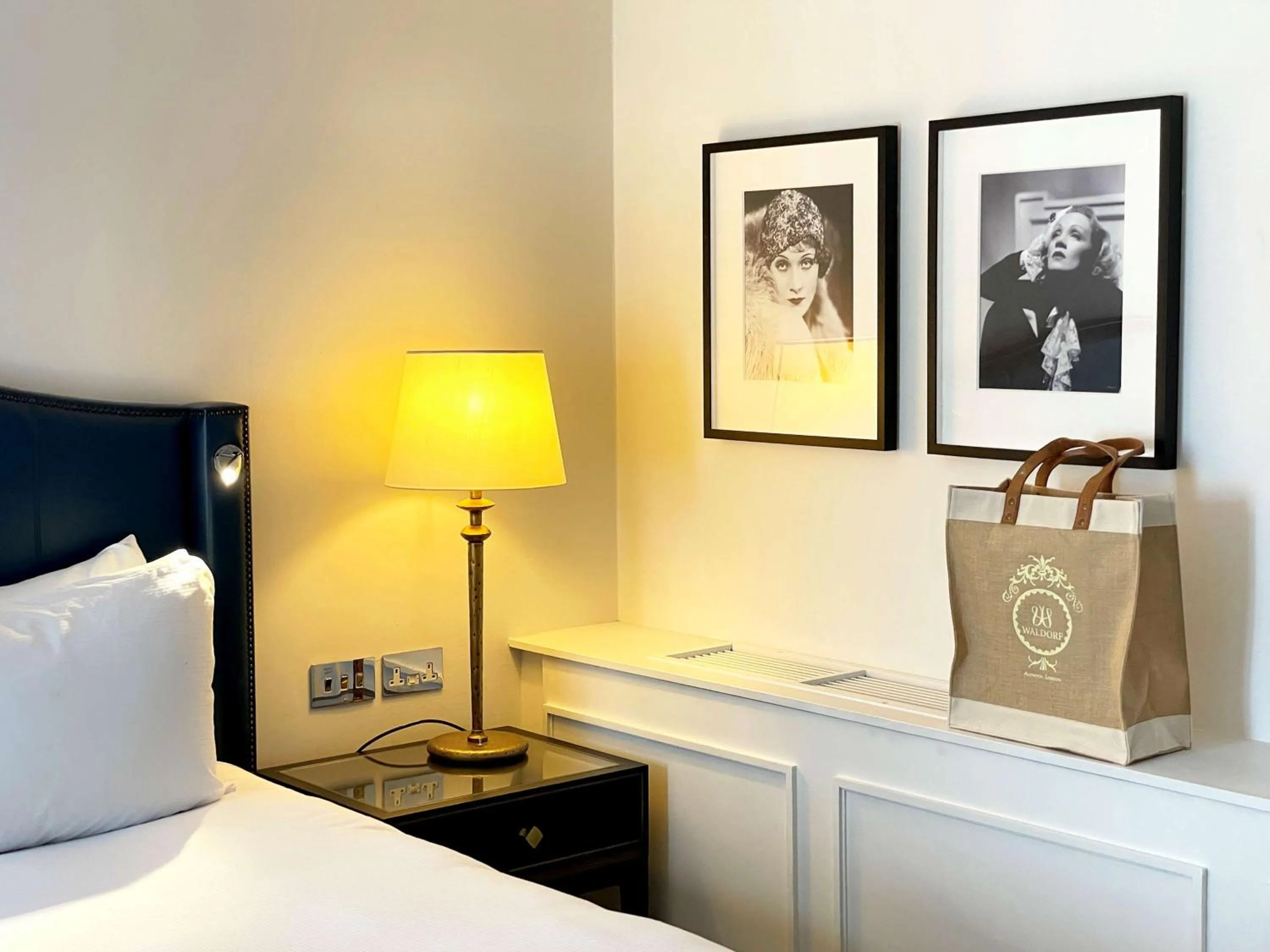 Bed in The Waldorf Hilton