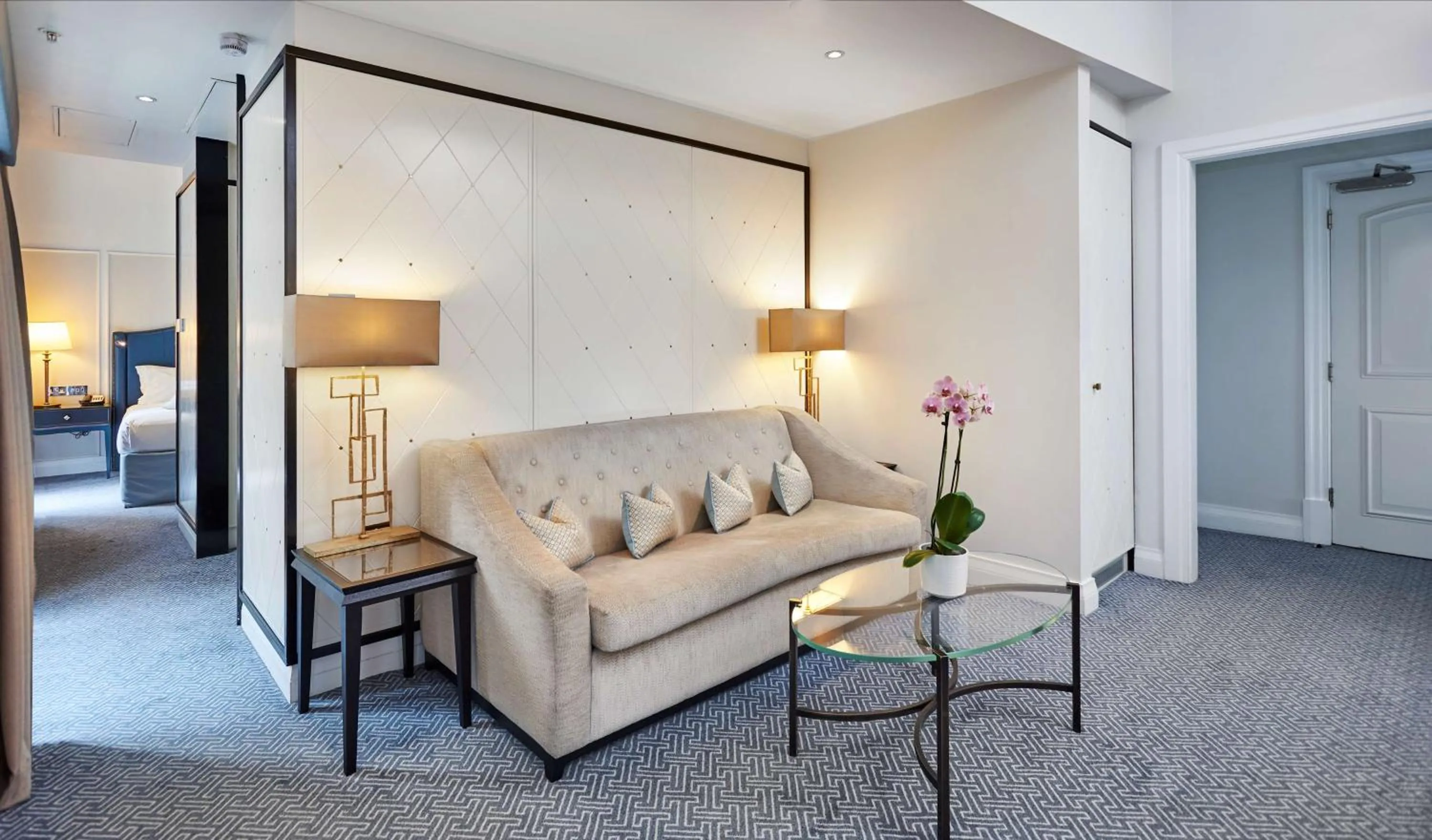 Living room in The Waldorf Hilton