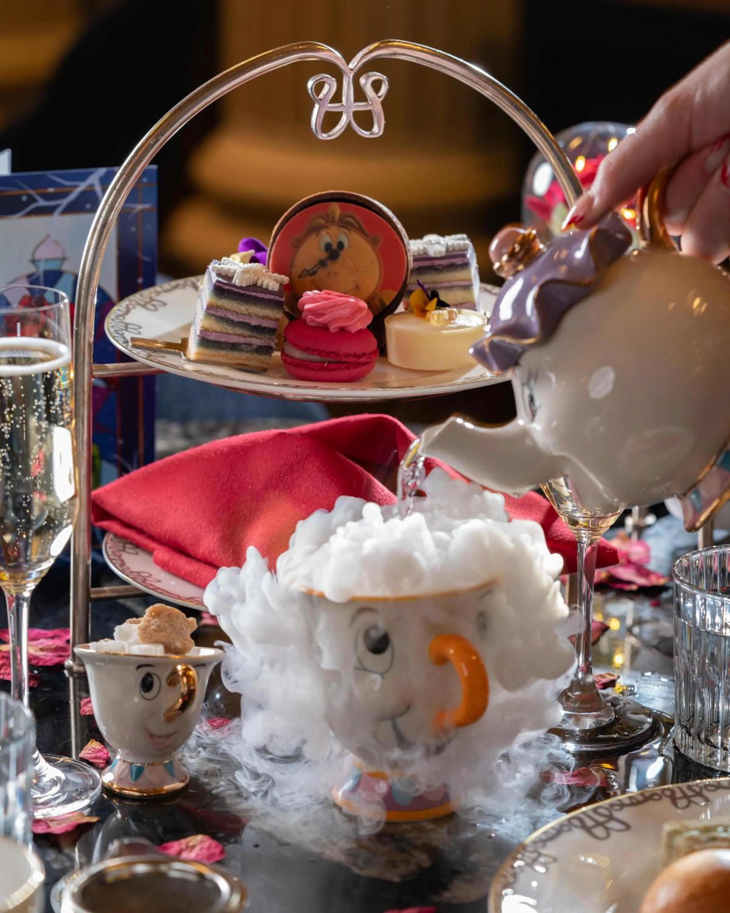 Restaurant/places to eat in The Waldorf Hilton