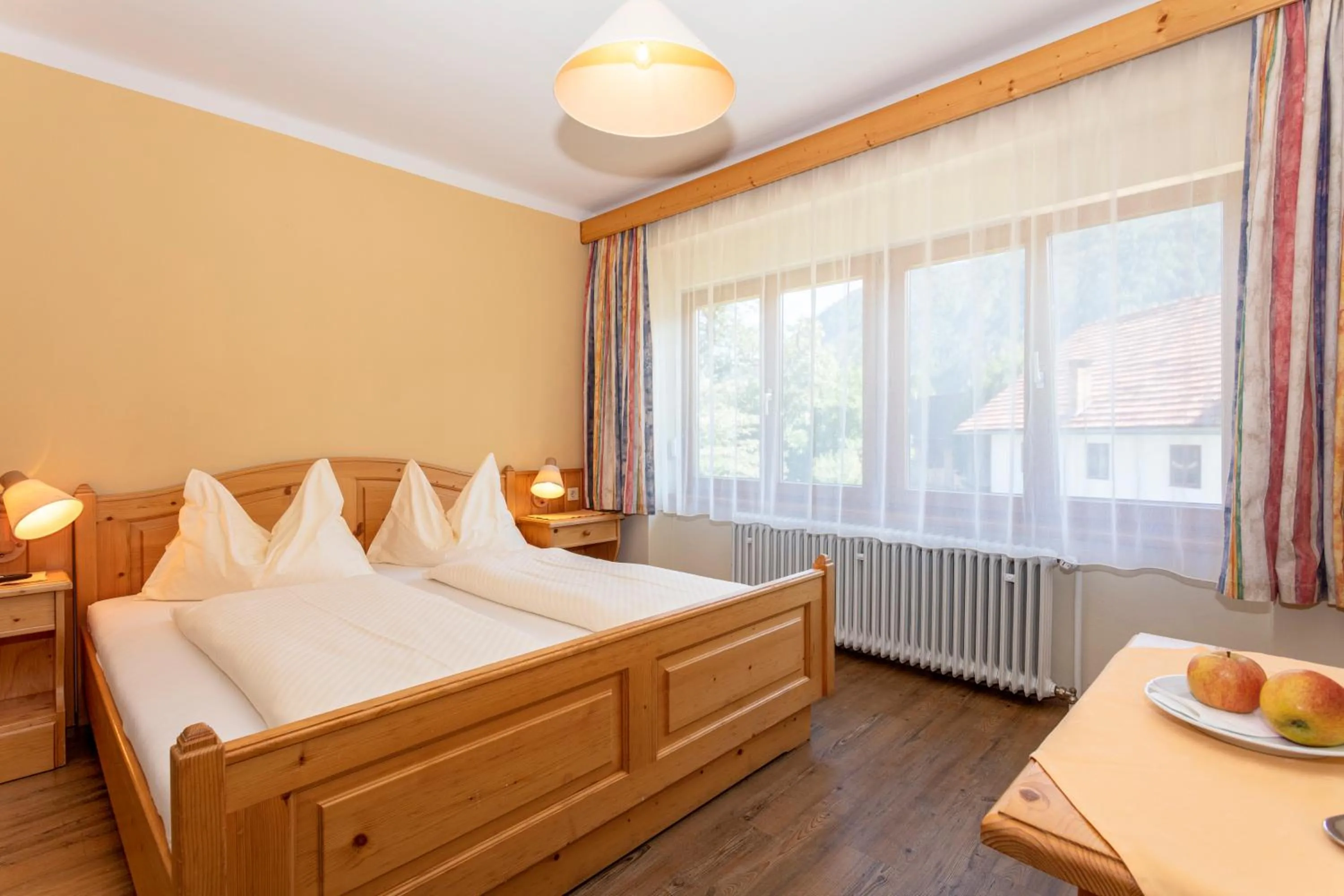Photo of the whole room, Bed in Der Graggober
