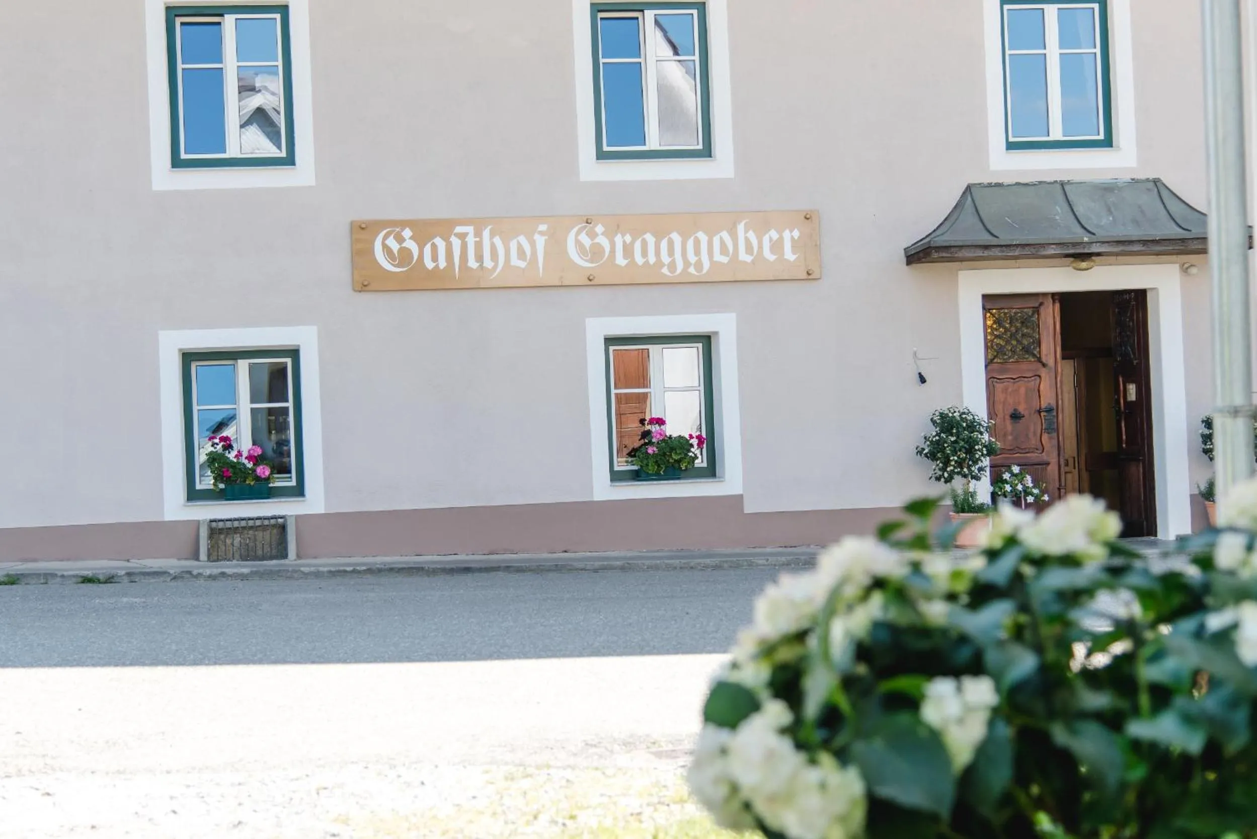Facade/entrance in Der Graggober