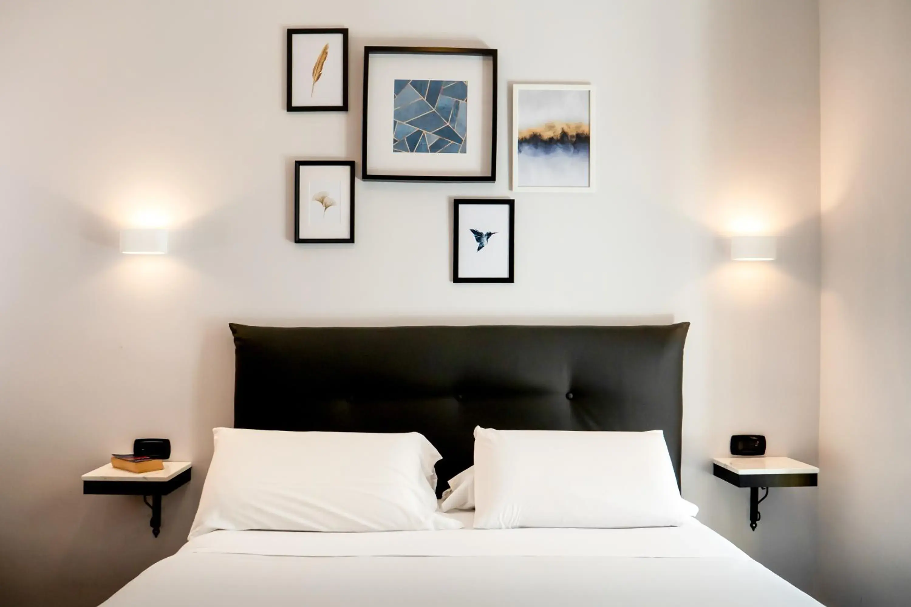 Comfort Double Room with Balcony in Comfort Zone Naples Comfort Double Room with Balcony in Comfort Zone Naples