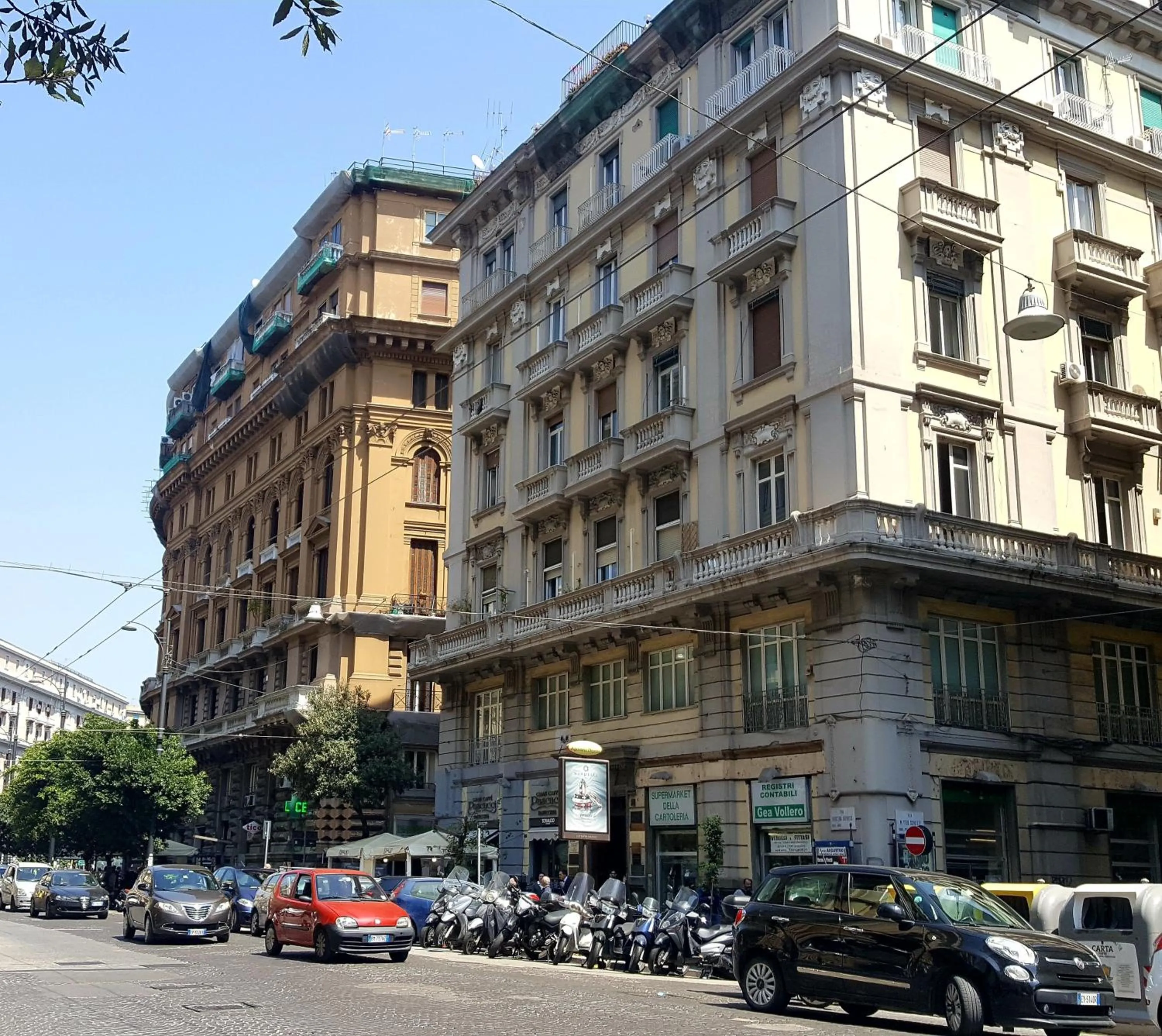 Neighbourhood in Comfort Zone Naples