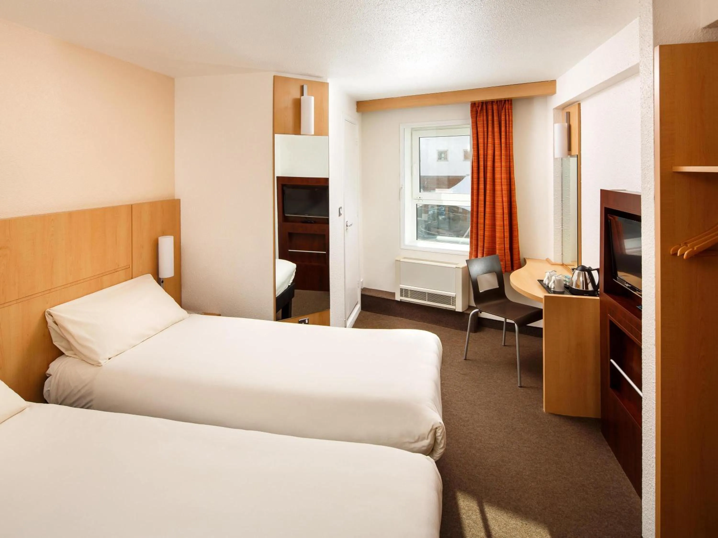 Bedroom, Bed in ibis Birmingham Centre New Street Station Hotel