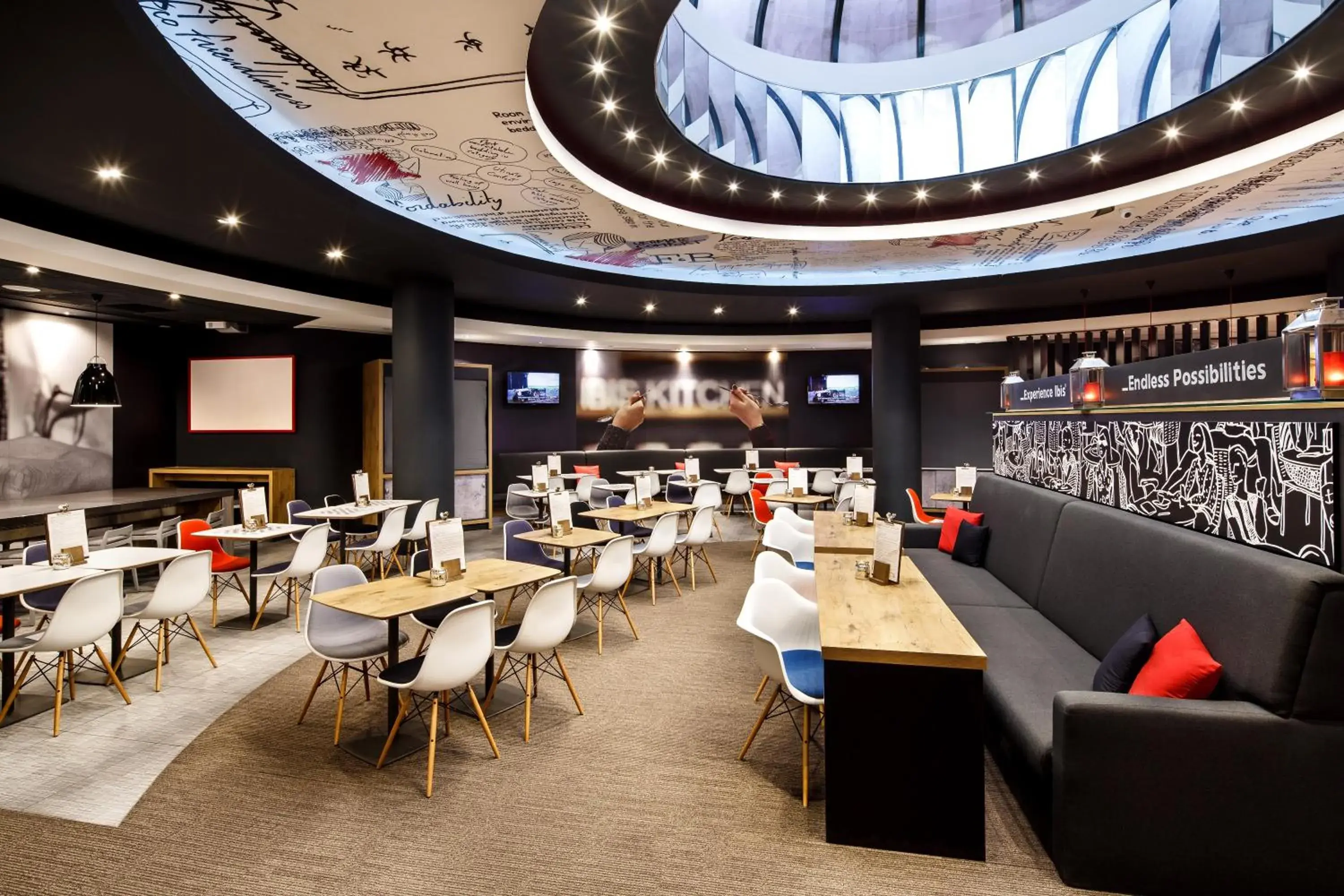 Lounge or bar in ibis Birmingham Centre New Street Station Hotel Lounge or bar in ibis Birmingham Centre New Street Station Hotel