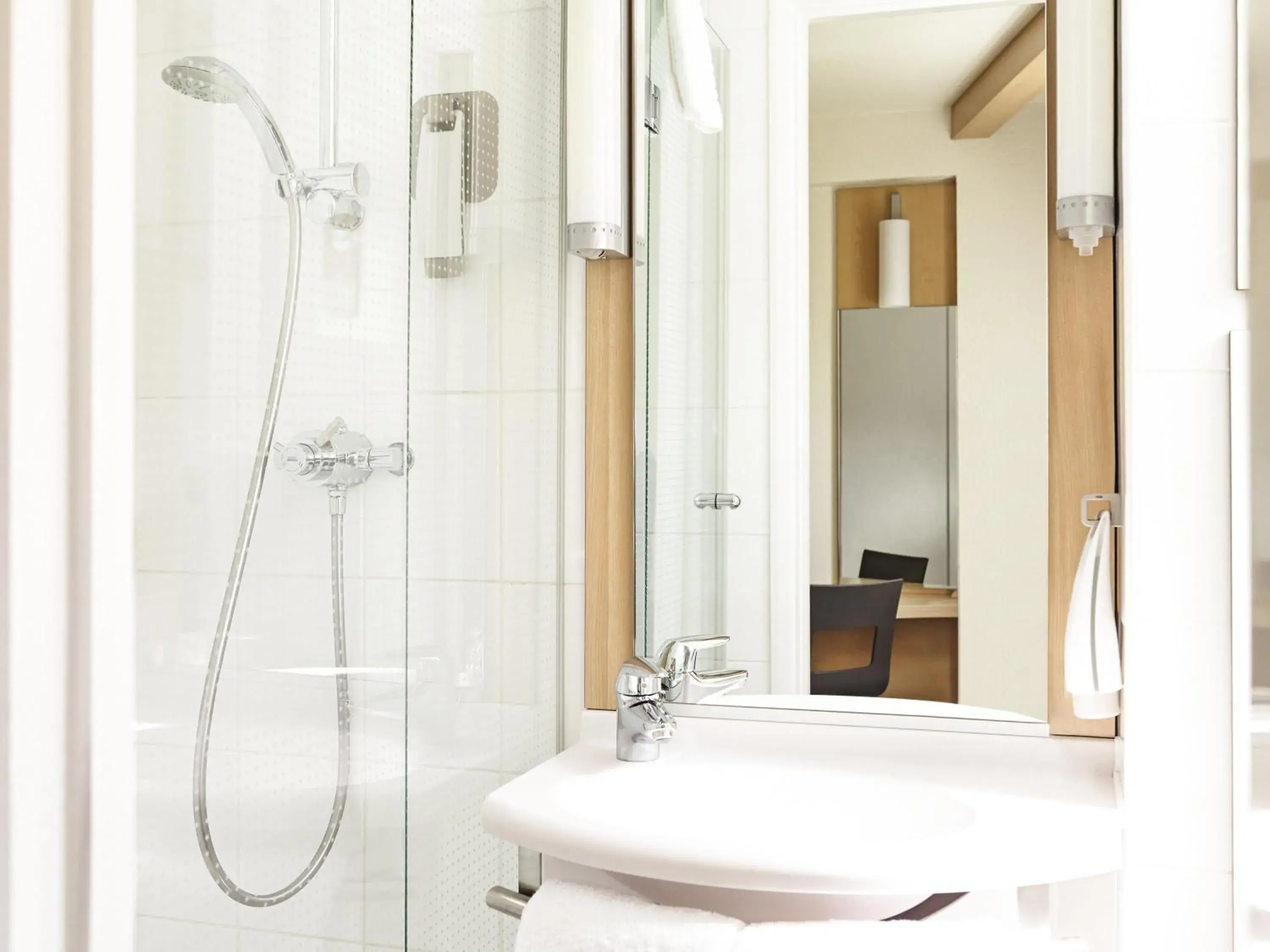 Bedroom in ibis Birmingham Centre New Street Station Hotel Bedroom in ibis Birmingham Centre New Street Station Hotel