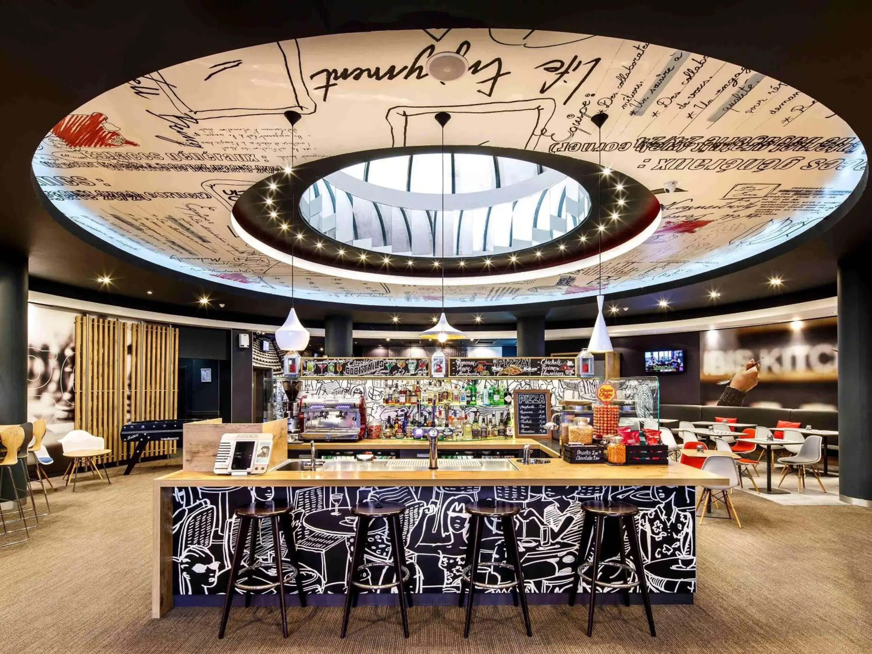 Property building in ibis Birmingham Centre New Street Station Hotel Property building in ibis Birmingham Centre New Street Station Hotel