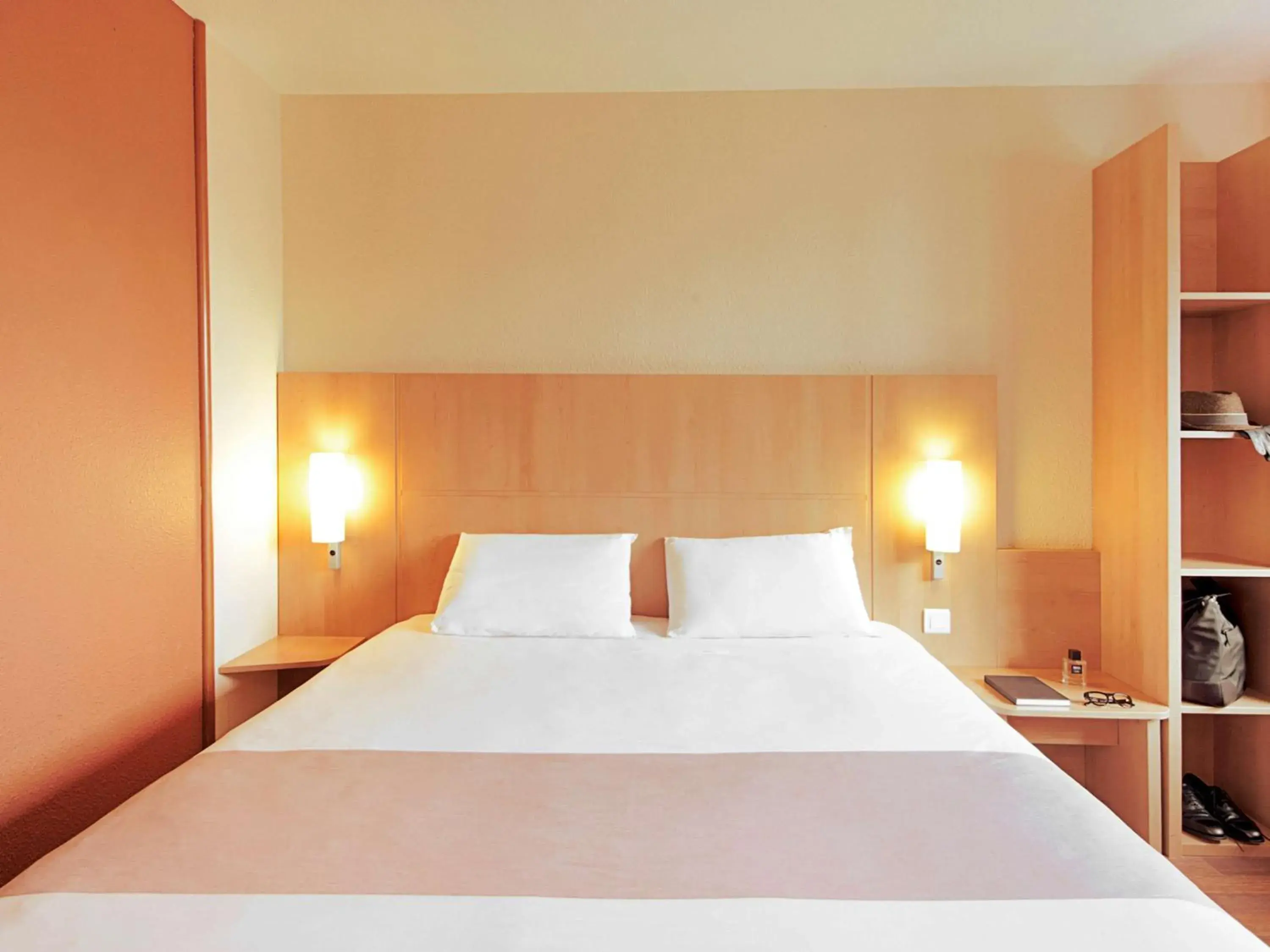 Photo of the whole room, Bed in ibis Birmingham Centre New Street Station Hotel Photo of the whole room, Bed in ibis Birmingham Centre New Street Station Hotel